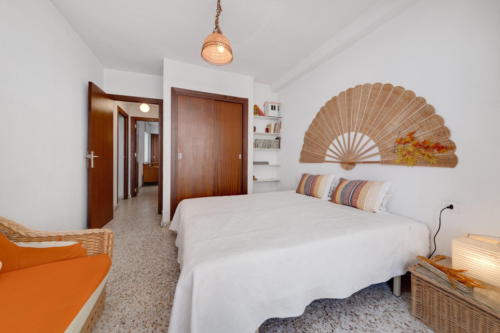 Resale - Apartamento - Torrevieja - Puerto