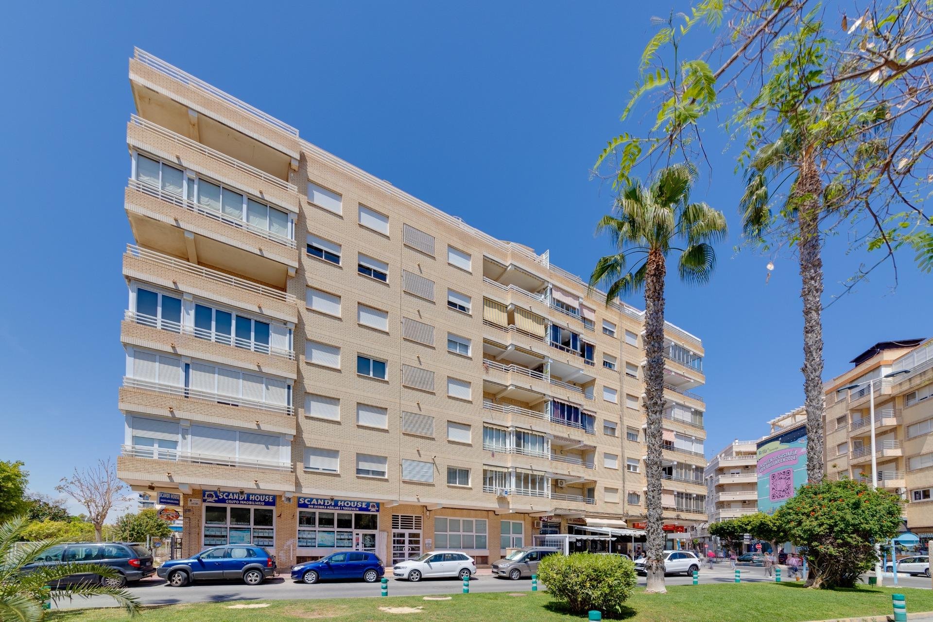 Resale - Apartamento - Torrevieja - Puerto