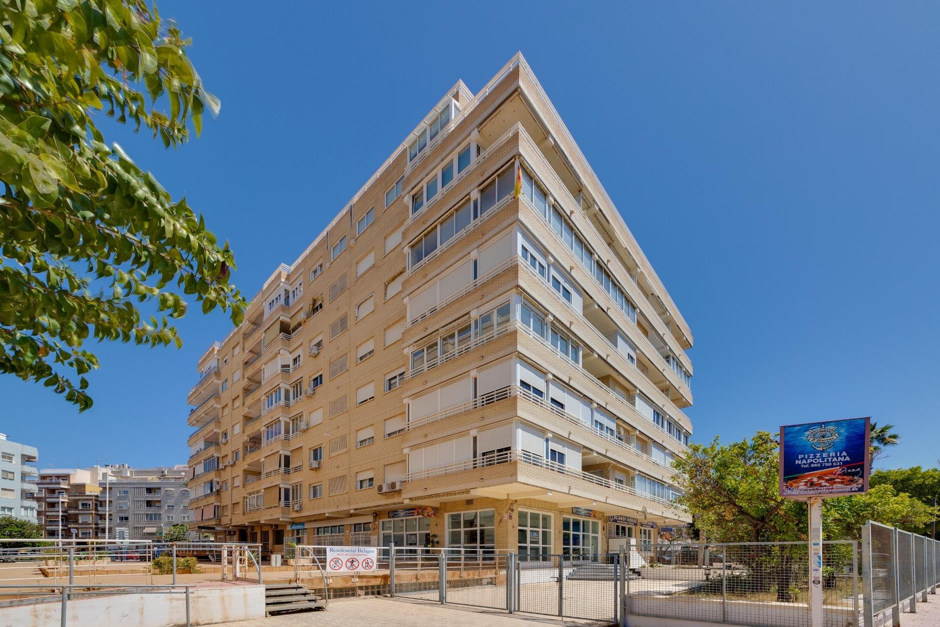 Resale - Apartamento - Torrevieja - Puerto