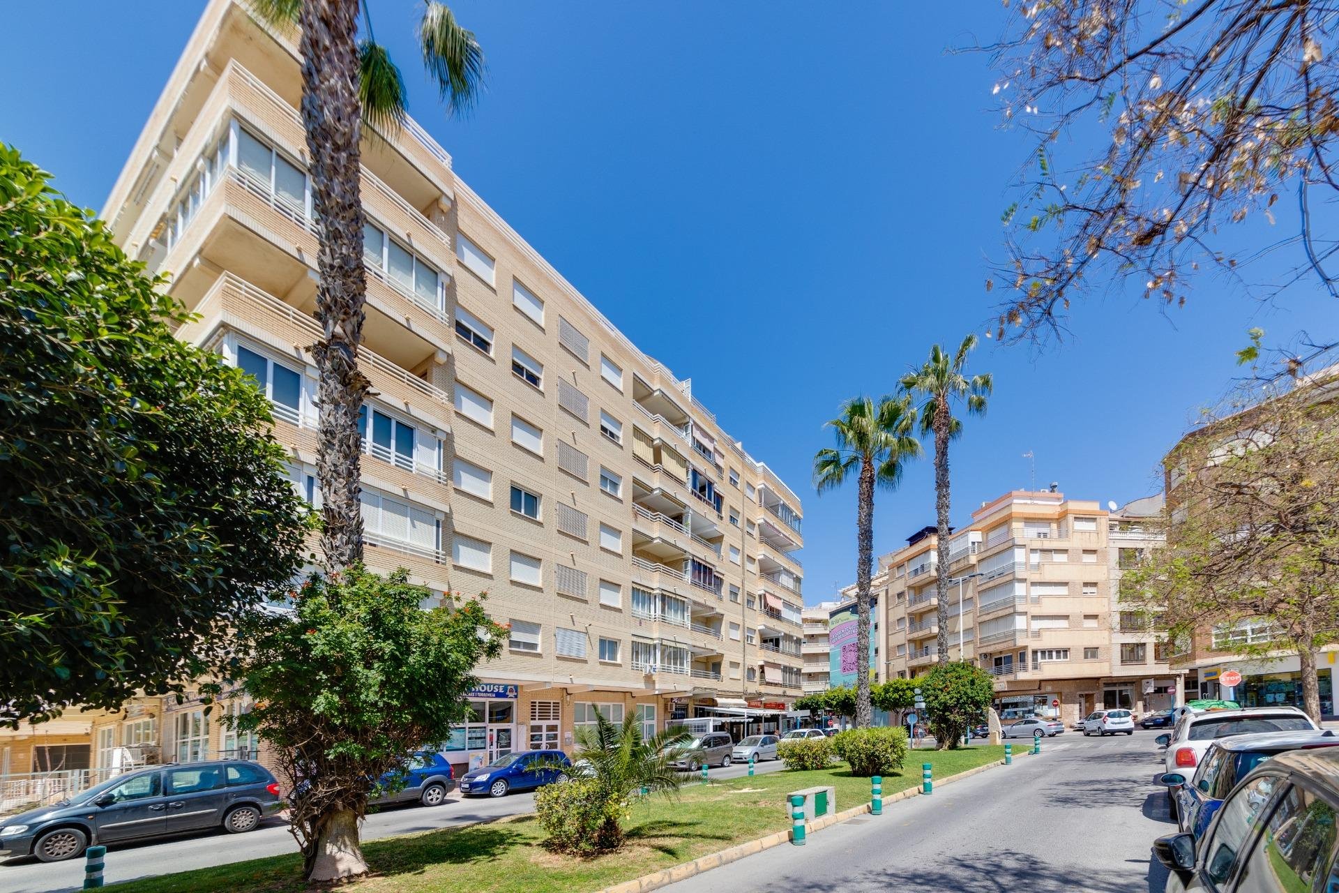 Resale - Apartamento - Torrevieja - Puerto