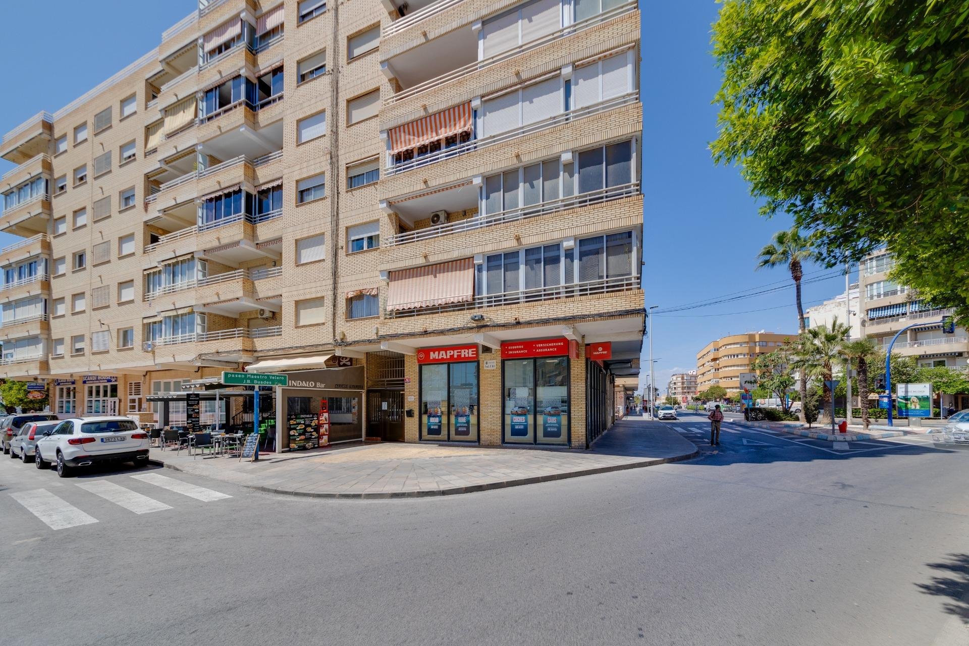 Resale - Apartamento - Torrevieja - Puerto