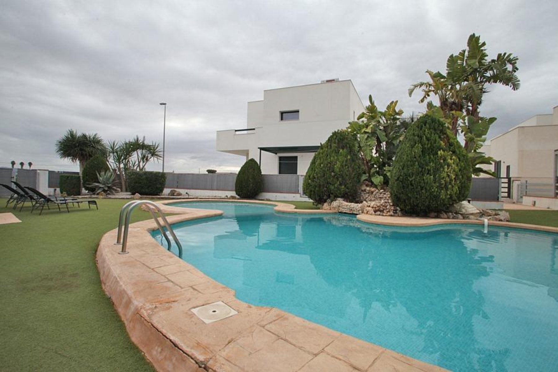 Resale - Bungalow - Daya Nueva - Comunidad valenciana