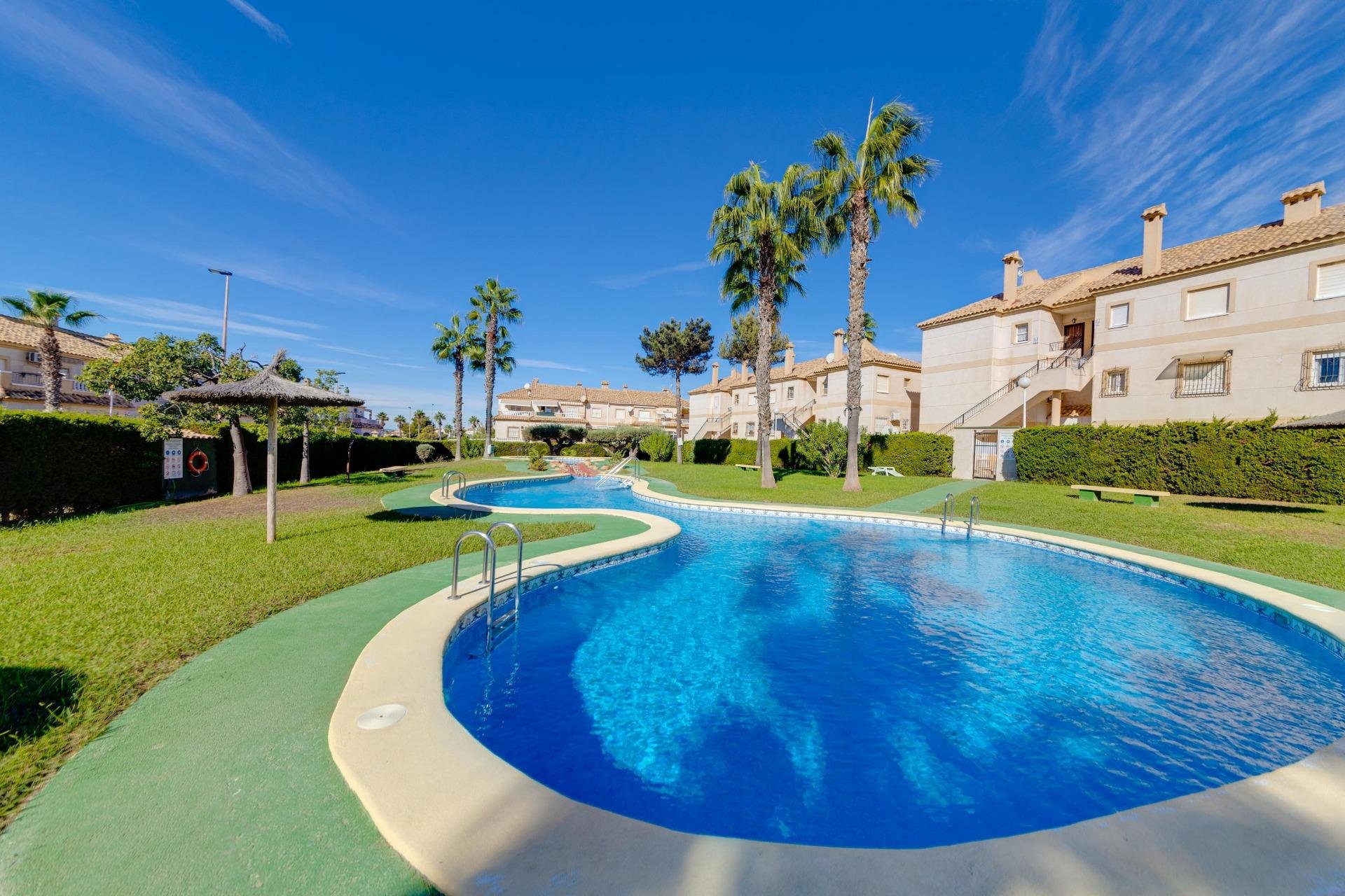 Resale - Bungalow Planta Alta - Torrevieja - Aguas nuevas 1