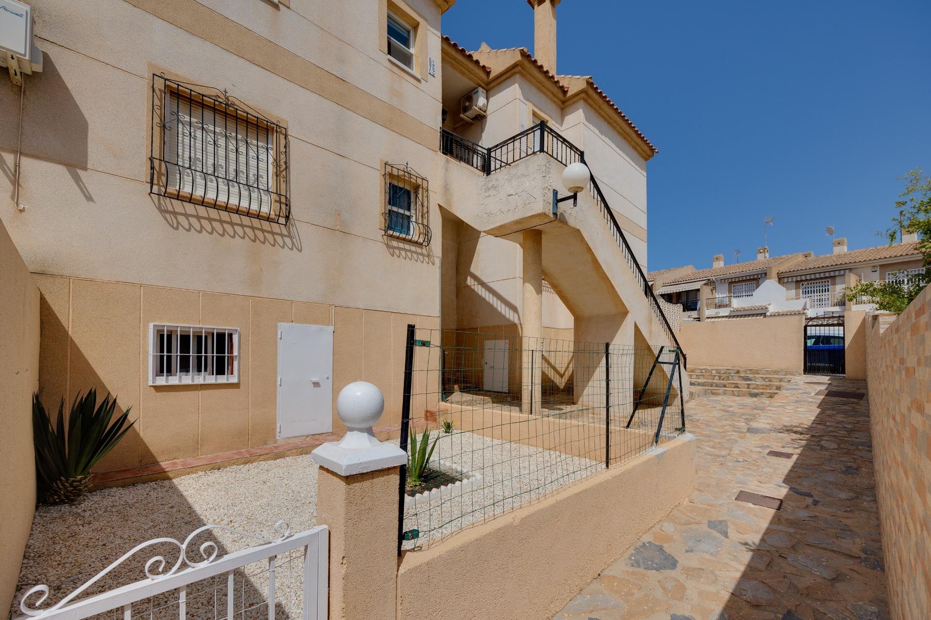 Resale - Bungalow Planta Alta - Torrevieja - Aguas nuevas 1