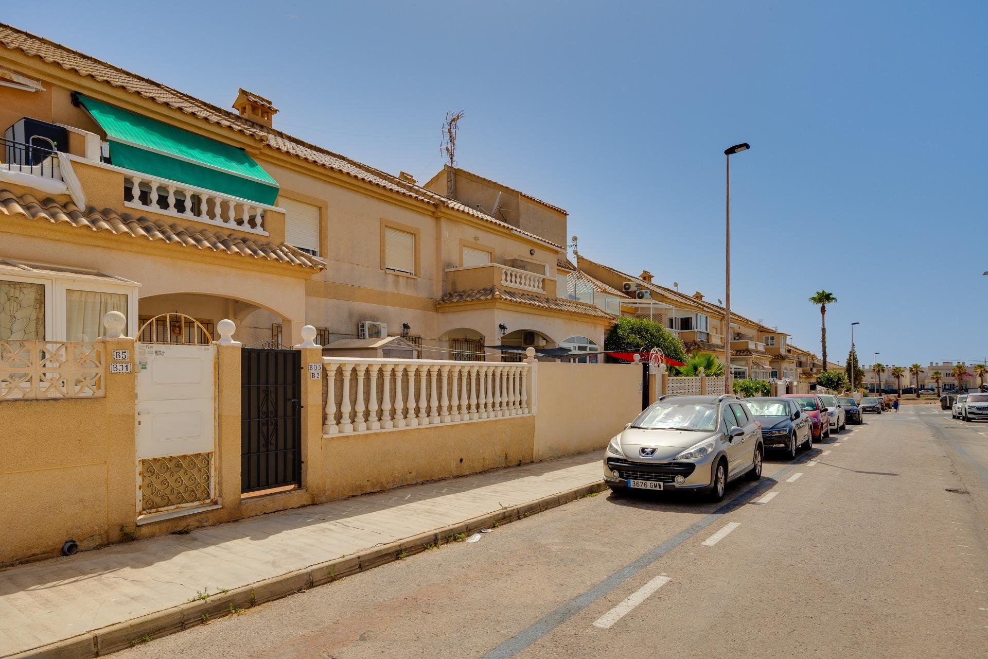 Resale - Bungalow Planta Alta - Torrevieja - Aguas nuevas 1