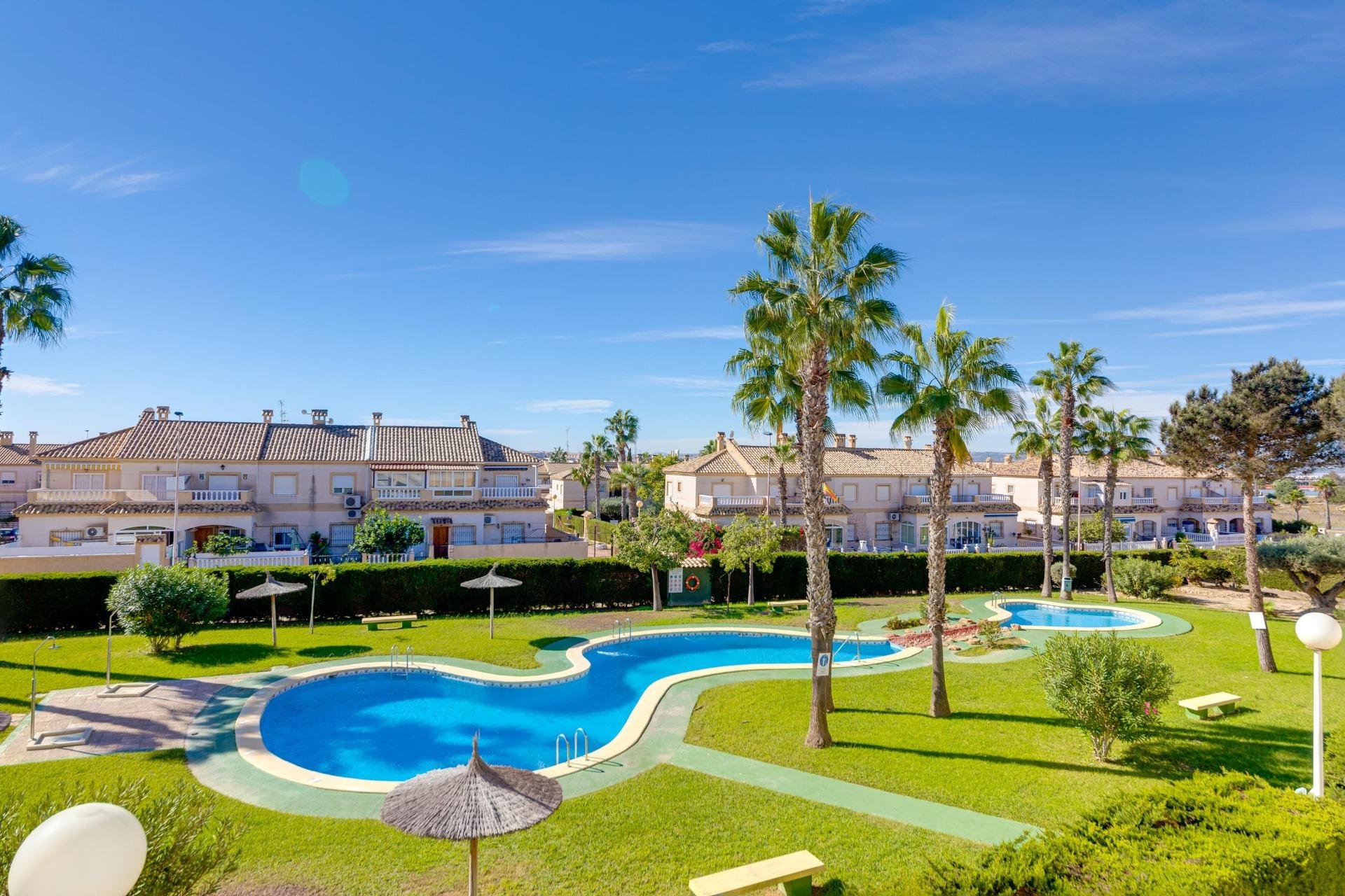 Resale - Bungalow Planta Alta - Torrevieja - Aguas nuevas 1