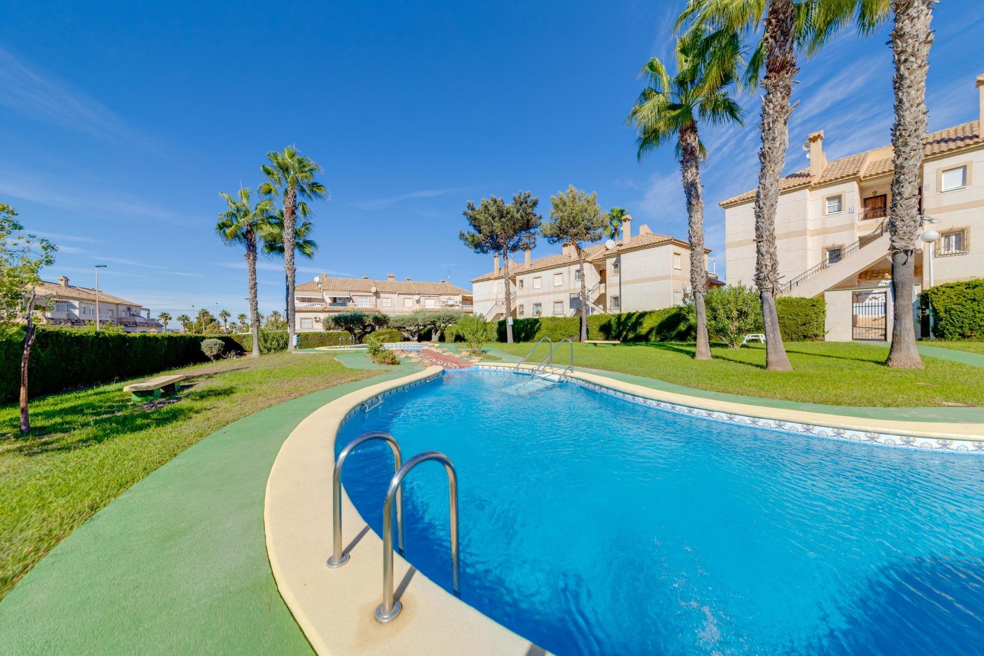 Resale - Bungalow Planta Alta - Torrevieja - Aguas nuevas 1