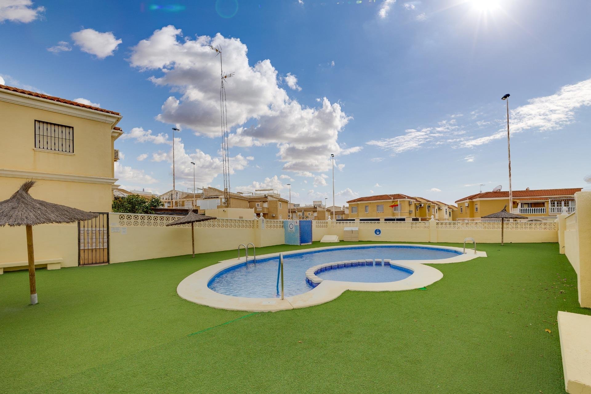 Resale - Bungalow Planta Alta - Torrevieja - Aguas nuevas 2