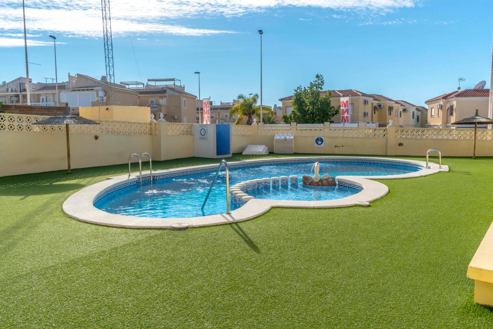 Resale - Bungalow Planta Alta - Torrevieja - Aguas nuevas 2