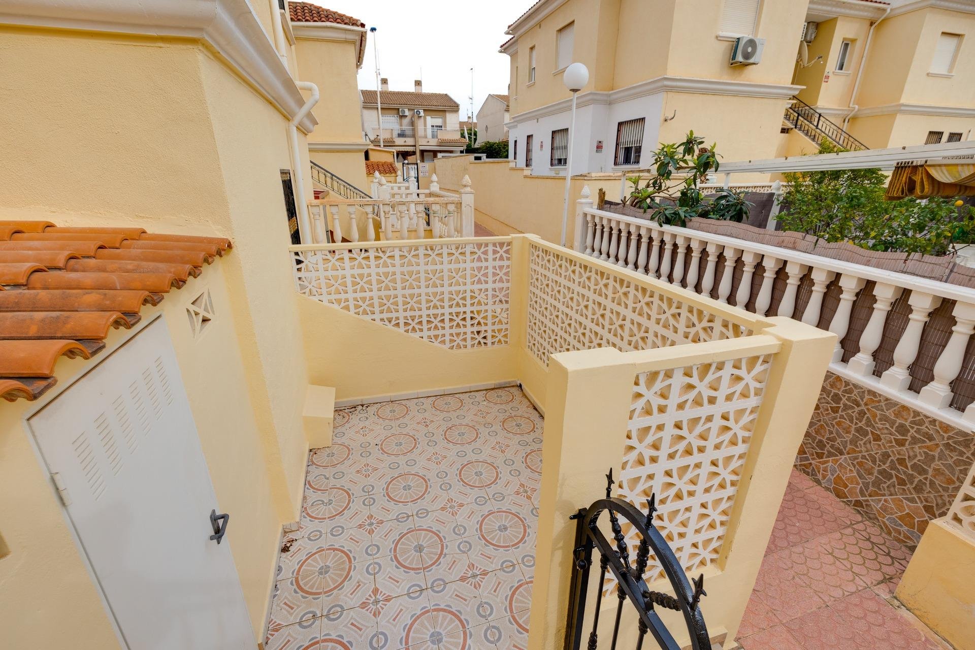 Resale - Bungalow Planta Alta - Torrevieja - Aguas nuevas 2