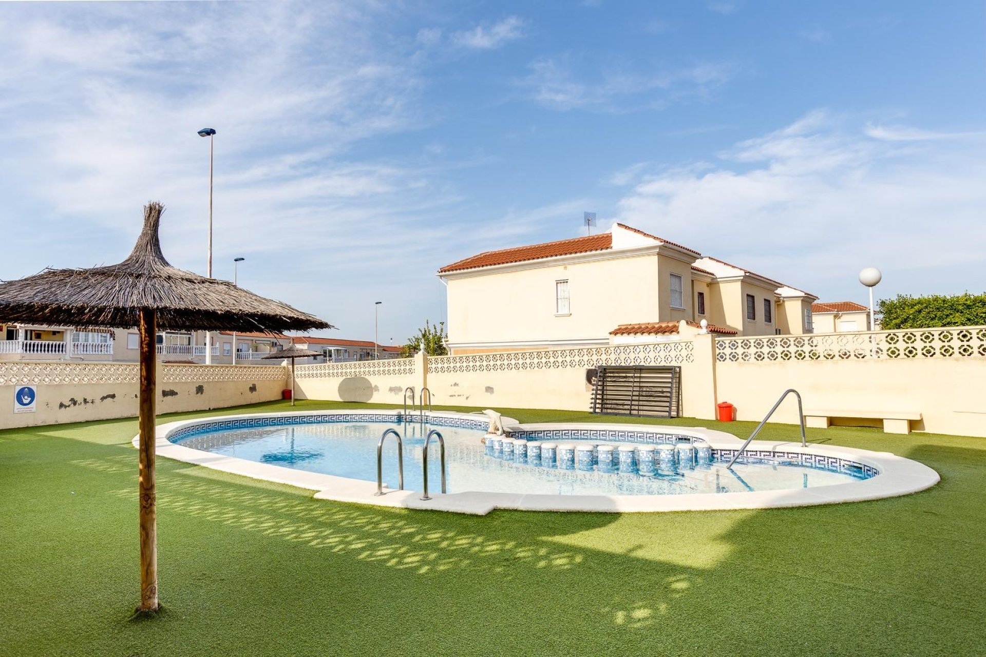 Resale - Bungalow Planta Alta - Torrevieja - Aguas nuevas 2