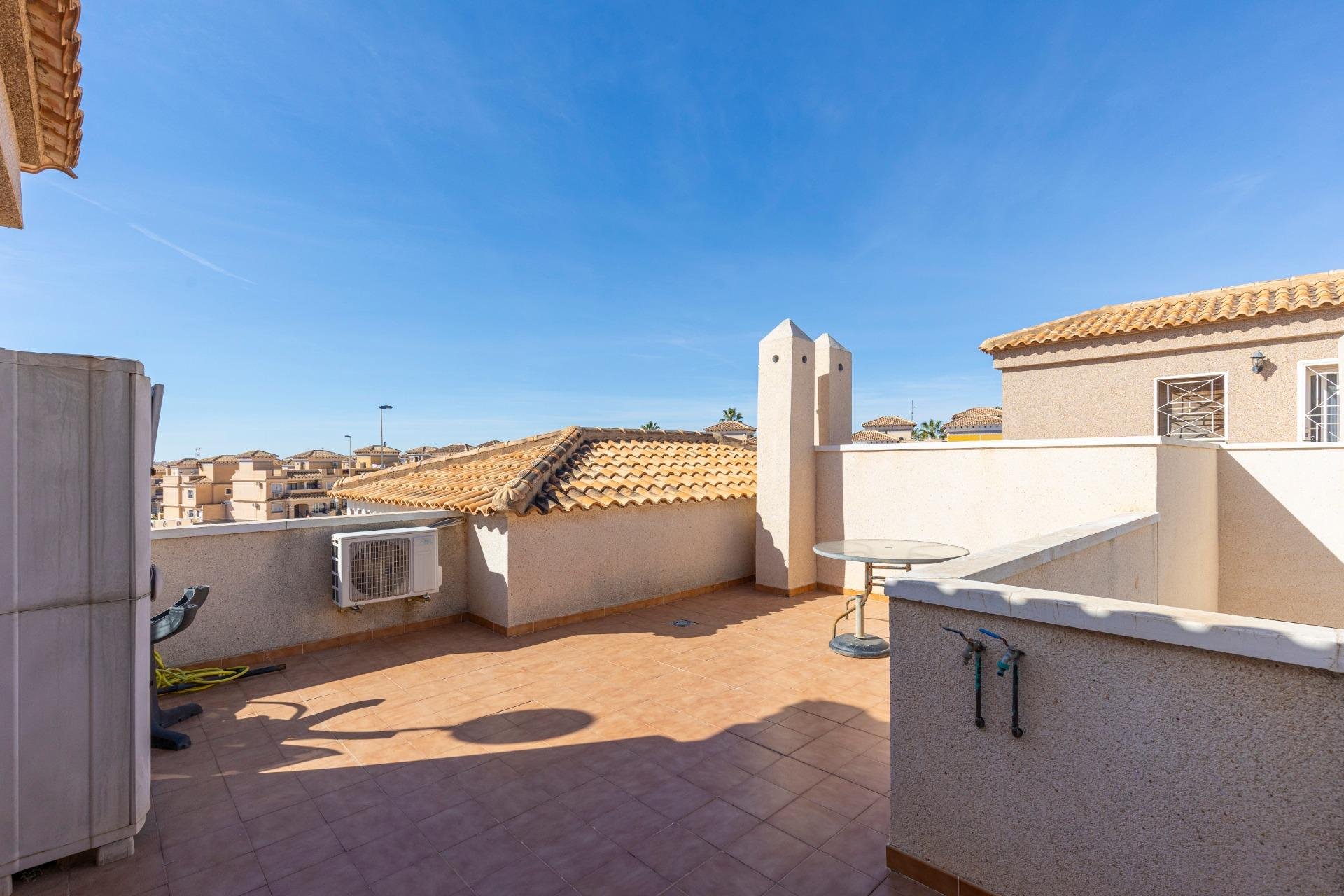 Resale - Bungalow Planta Alta - Torrevieja - Aguas nuevas 2