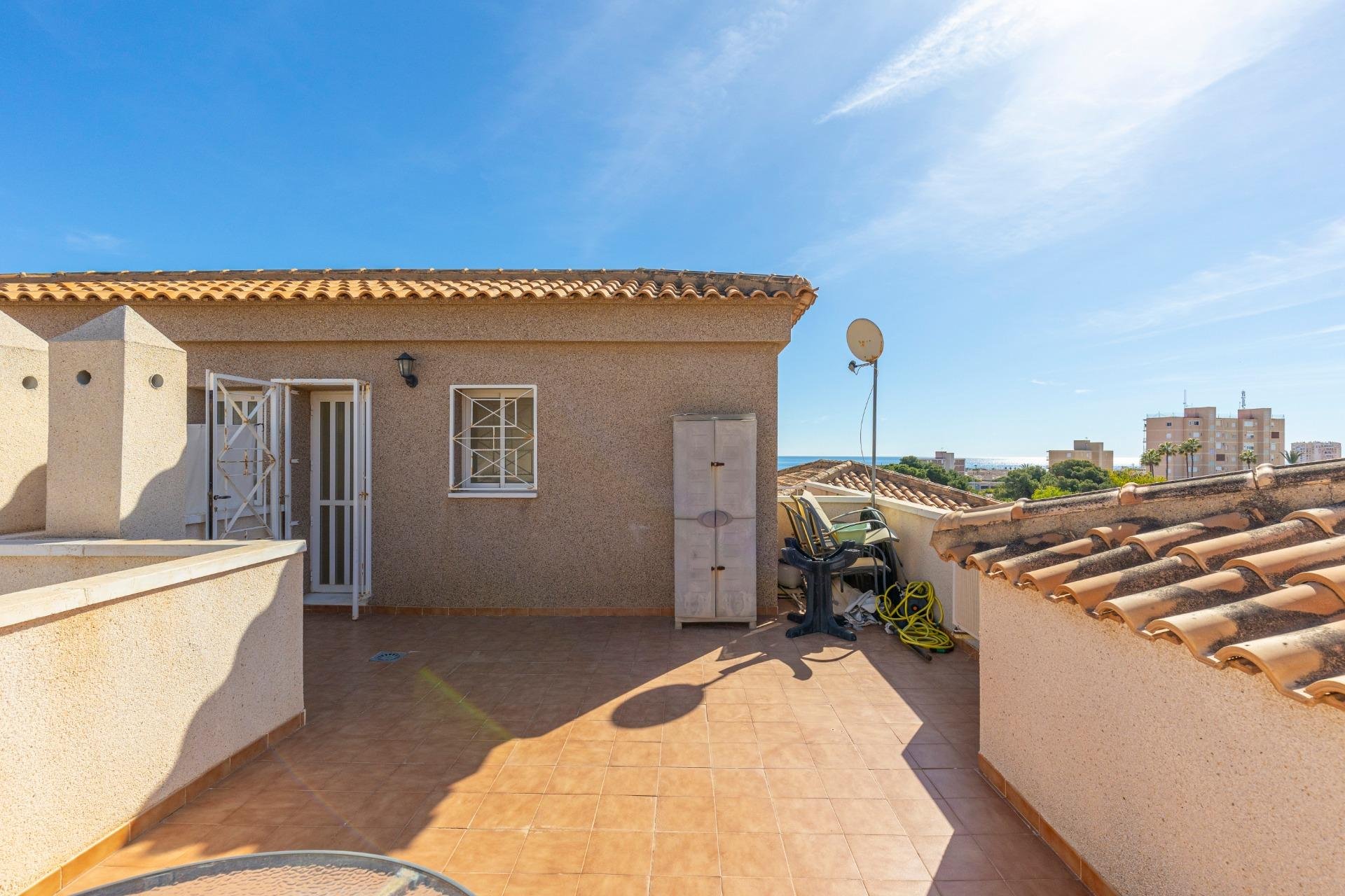 Resale - Bungalow Planta Alta - Torrevieja - Aguas nuevas 2