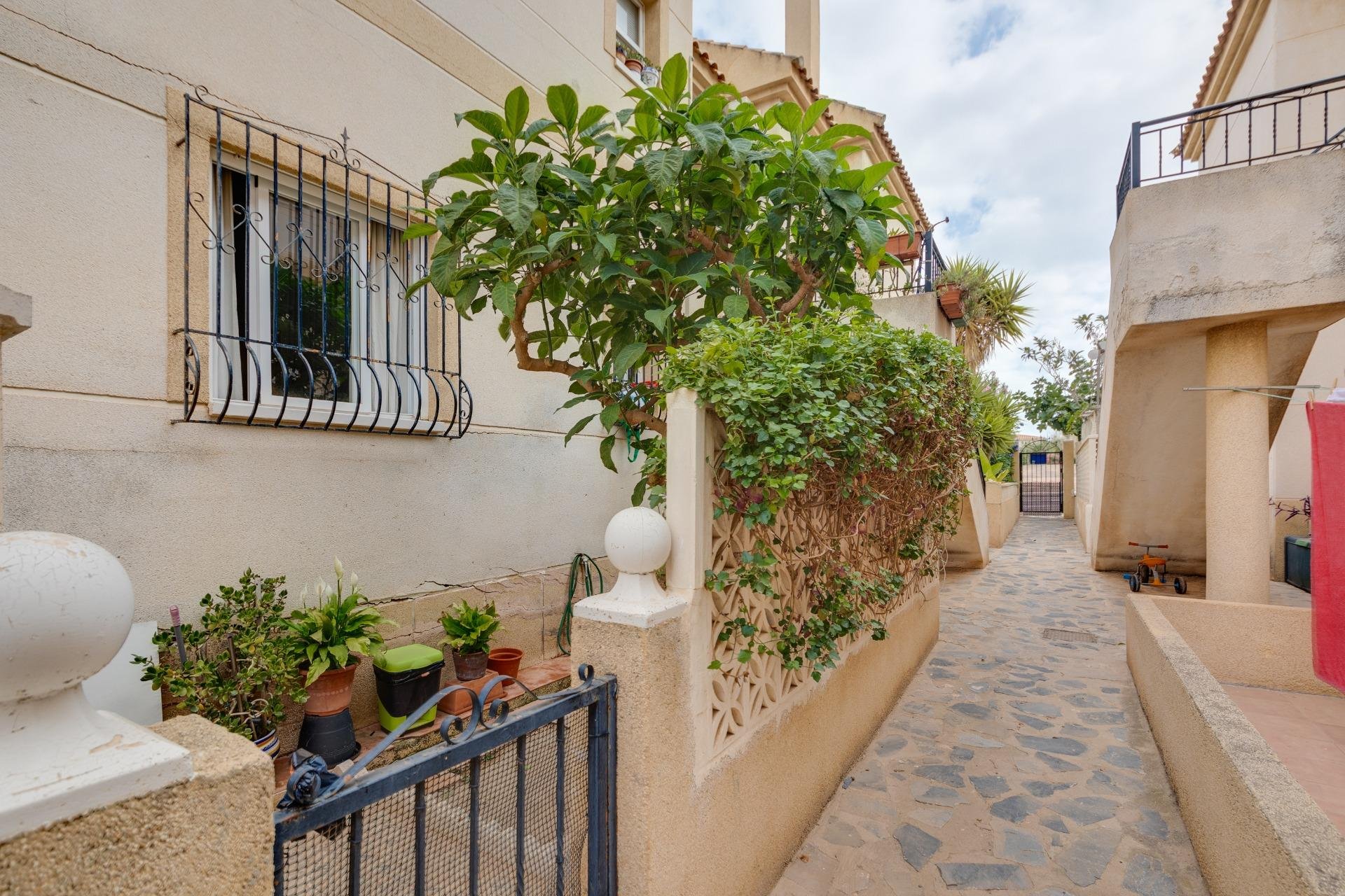 Resale - Bungalow Planta Alta - Torrevieja - Aguas nuevas 2