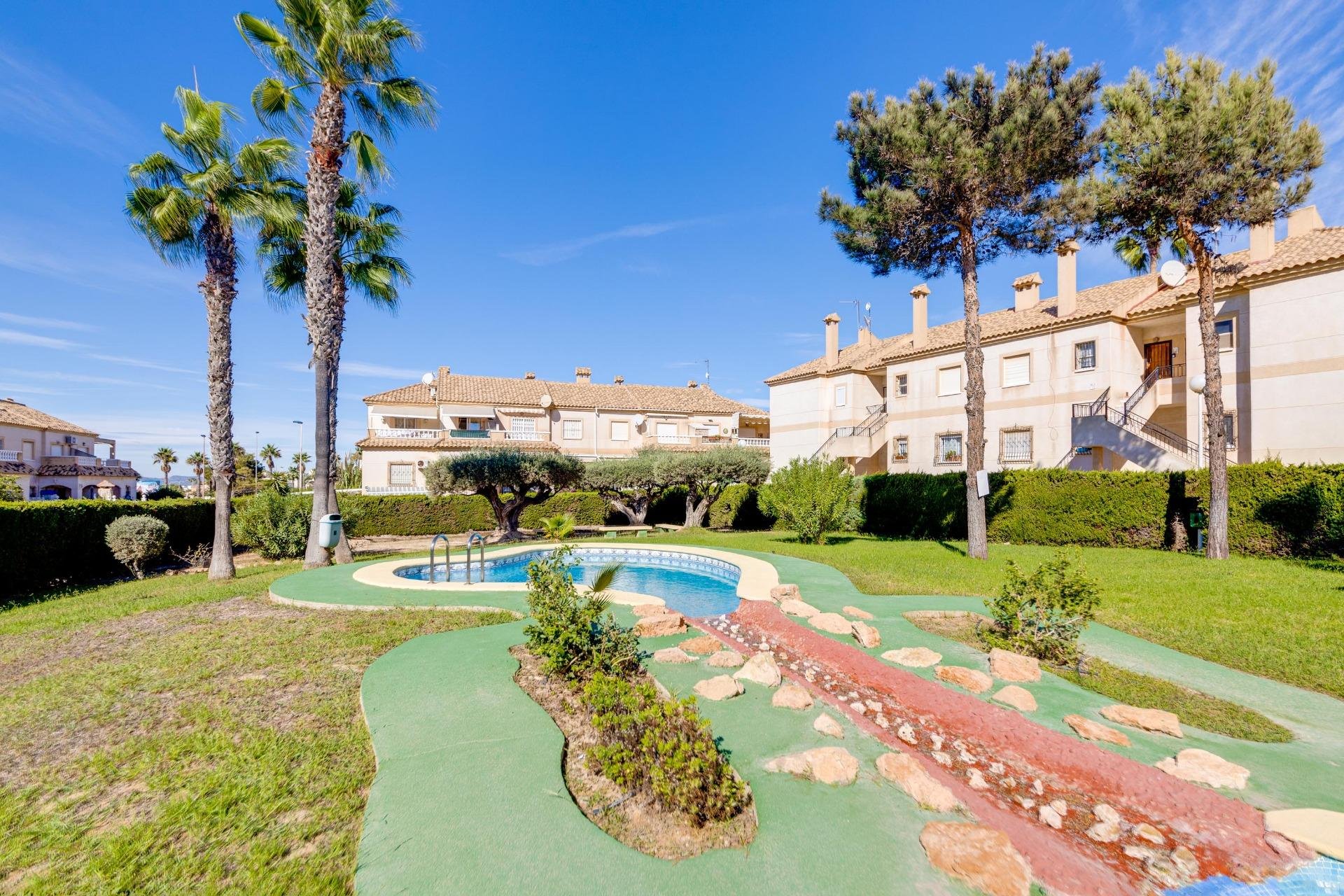 Resale - Bungalow Planta Alta - Torrevieja - Aguas nuevas 2