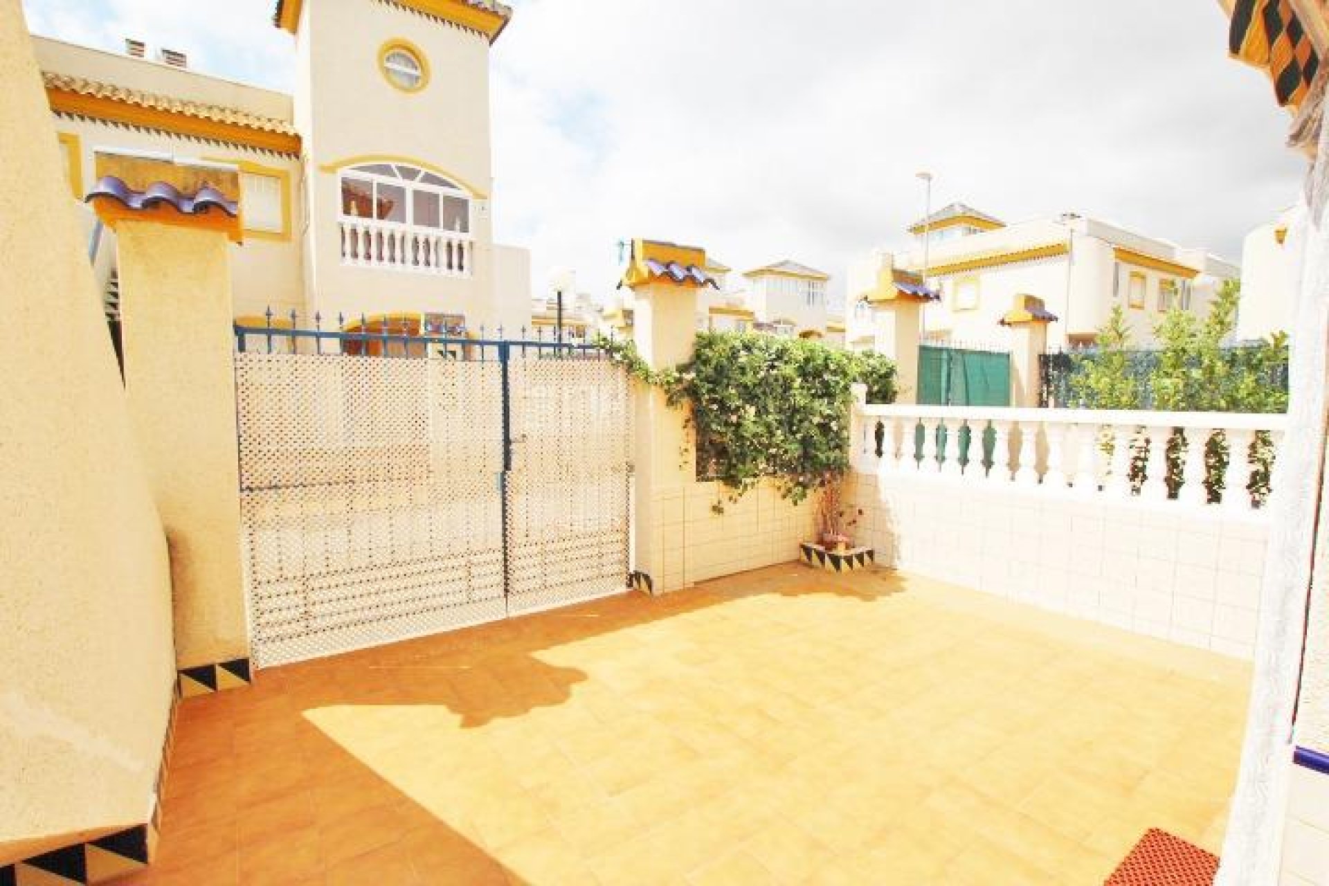 Resale - Bungalow Planta Baja - Guardamar del Segura - El Edén - Los Estaños