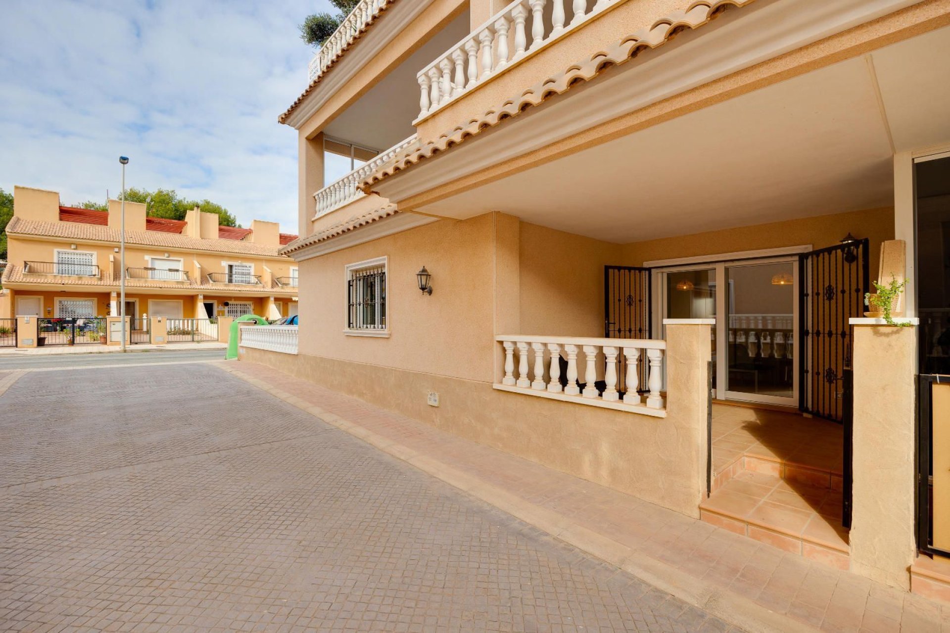 Resale - Bungalow Planta Baja - Orihuela Costa - Los Dolses