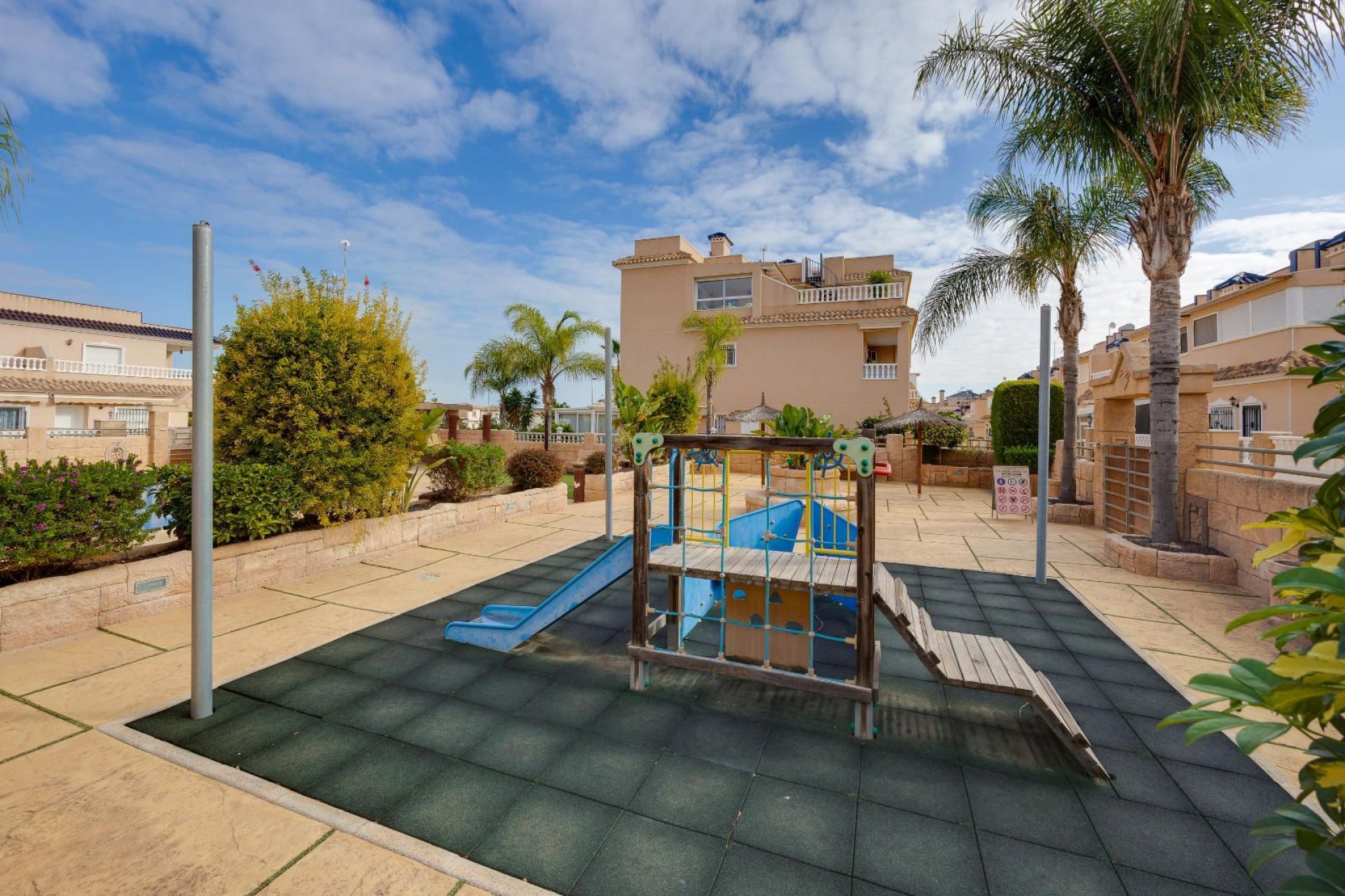 Resale - Bungalow Planta Baja - Orihuela Costa - Los Dolses