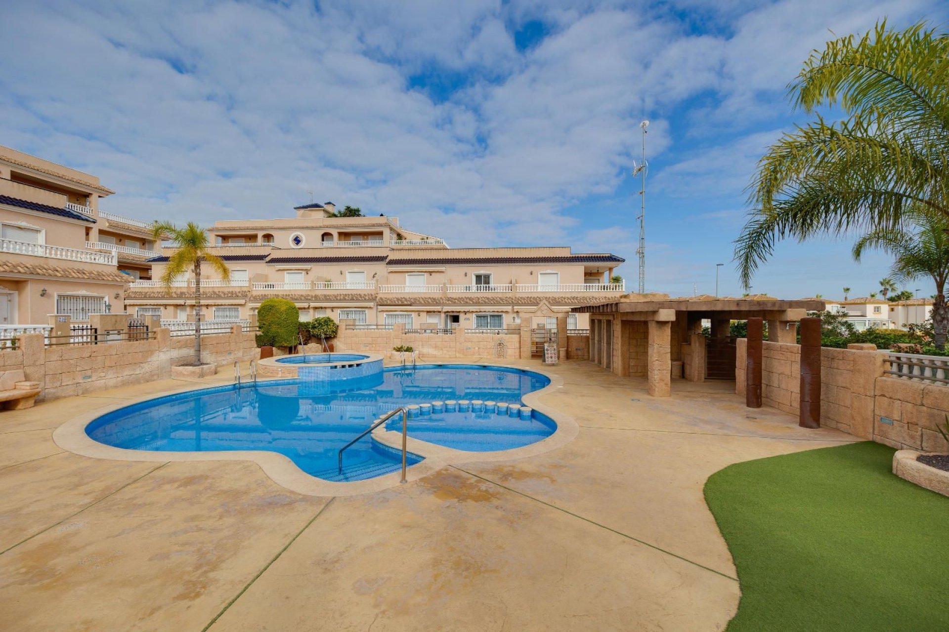 Resale - Bungalow Planta Baja - Orihuela Costa - Los Dolses