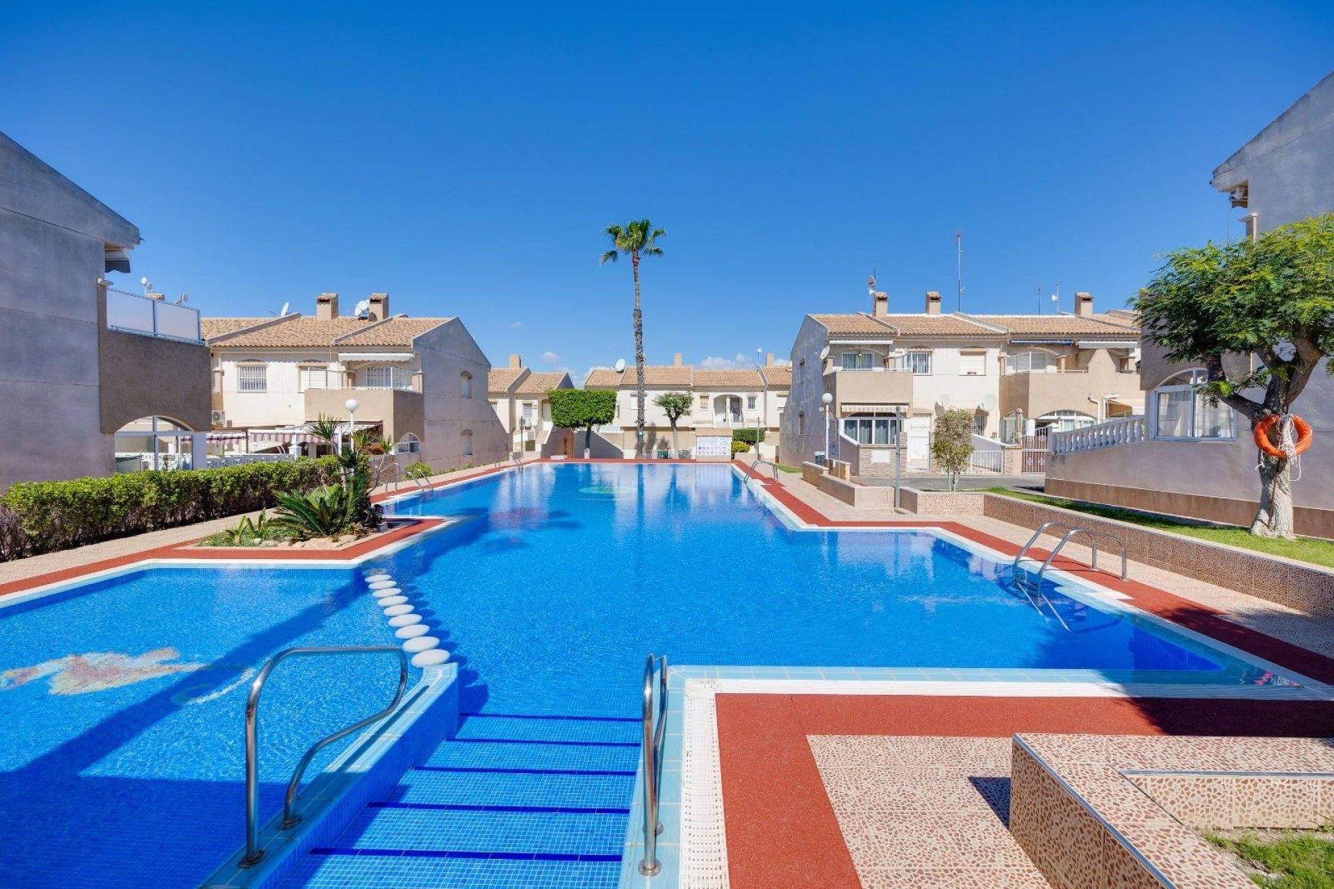 Resale - Bungalow Planta Baja - Torrevieja - Aguas nuevas 2