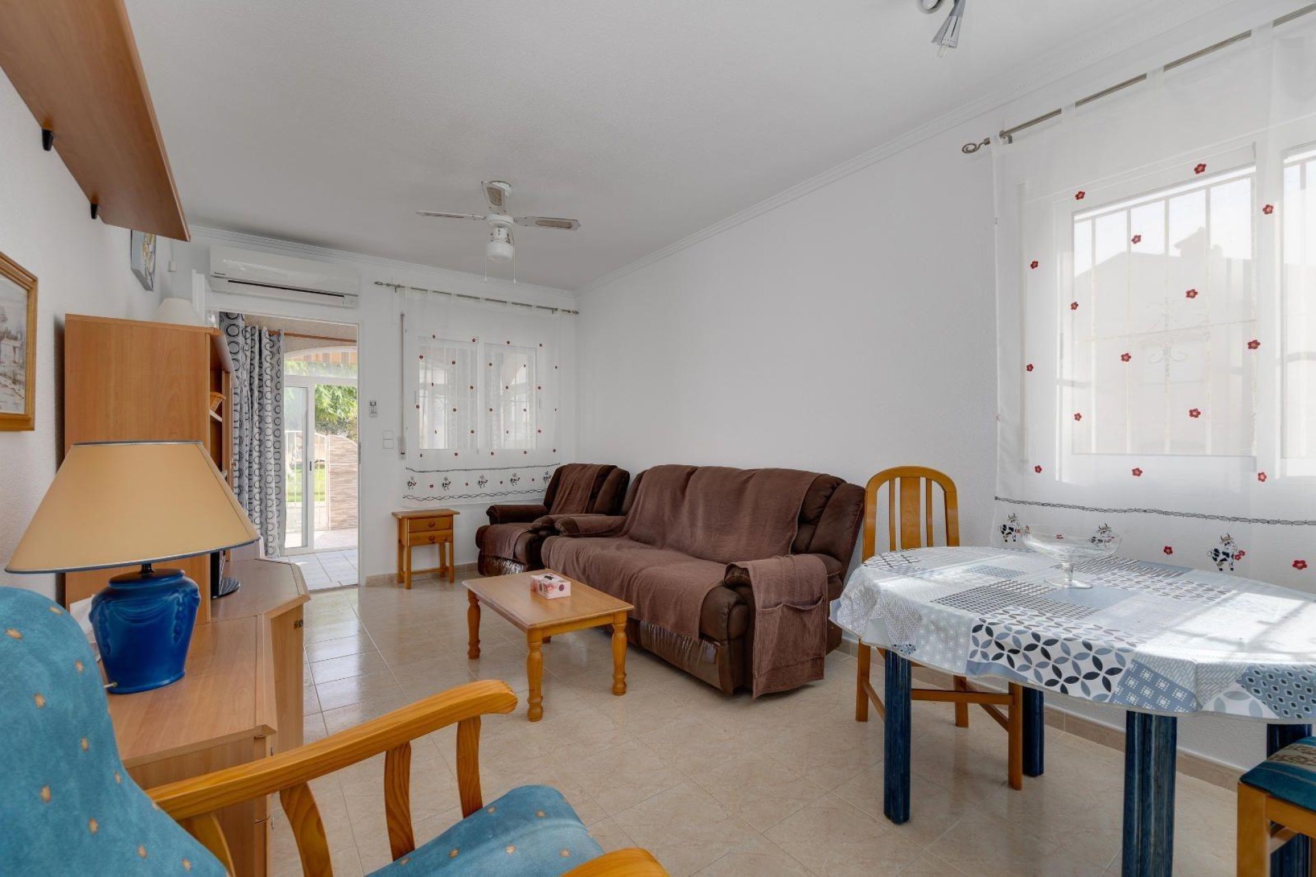 Resale - Bungalow Planta Baja - Torrevieja - Aguas nuevas 2