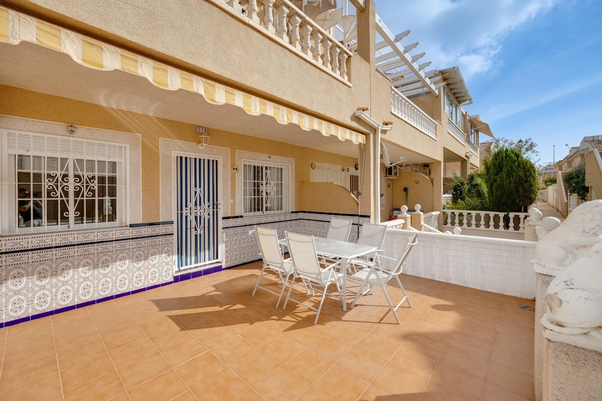 Resale - Bungalow Planta Baja - Torrevieja - Aguas nuevas 2