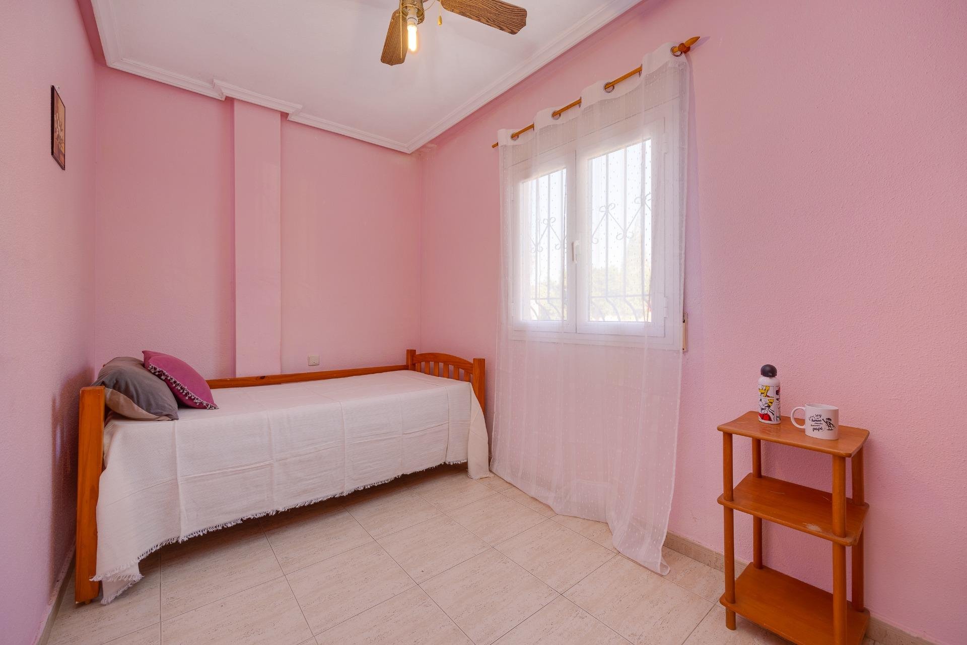 Resale - Bungalow Planta Baja - Torrevieja - Aguas Nuevas