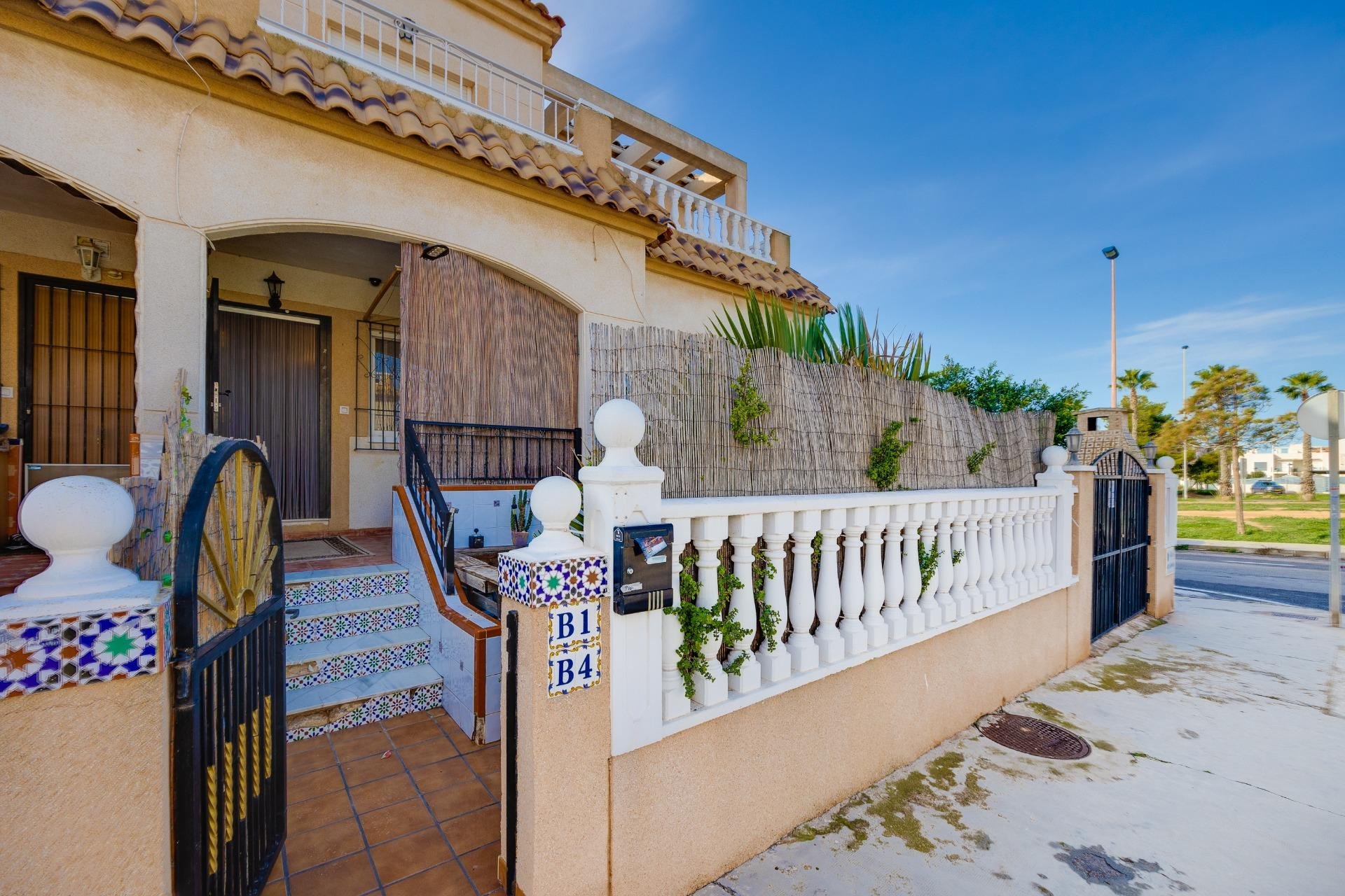 Resale - Bungalow Planta Baja - Torrevieja - Aguas Nuevas