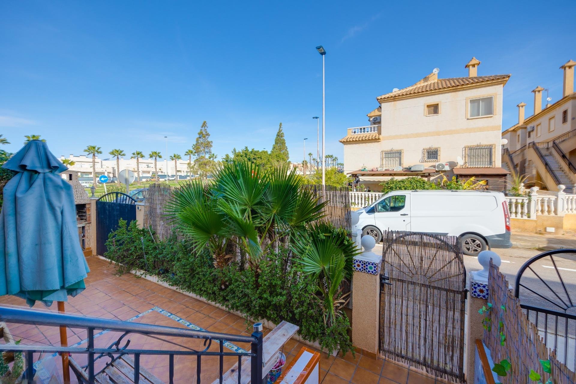 Resale - Bungalow Planta Baja - Torrevieja - Aguas Nuevas