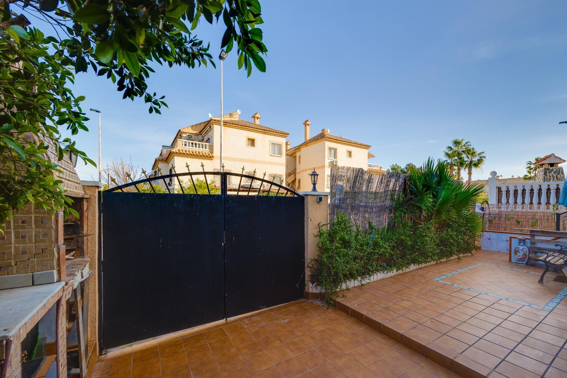 Resale - Bungalow Planta Baja - Torrevieja - Aguas Nuevas