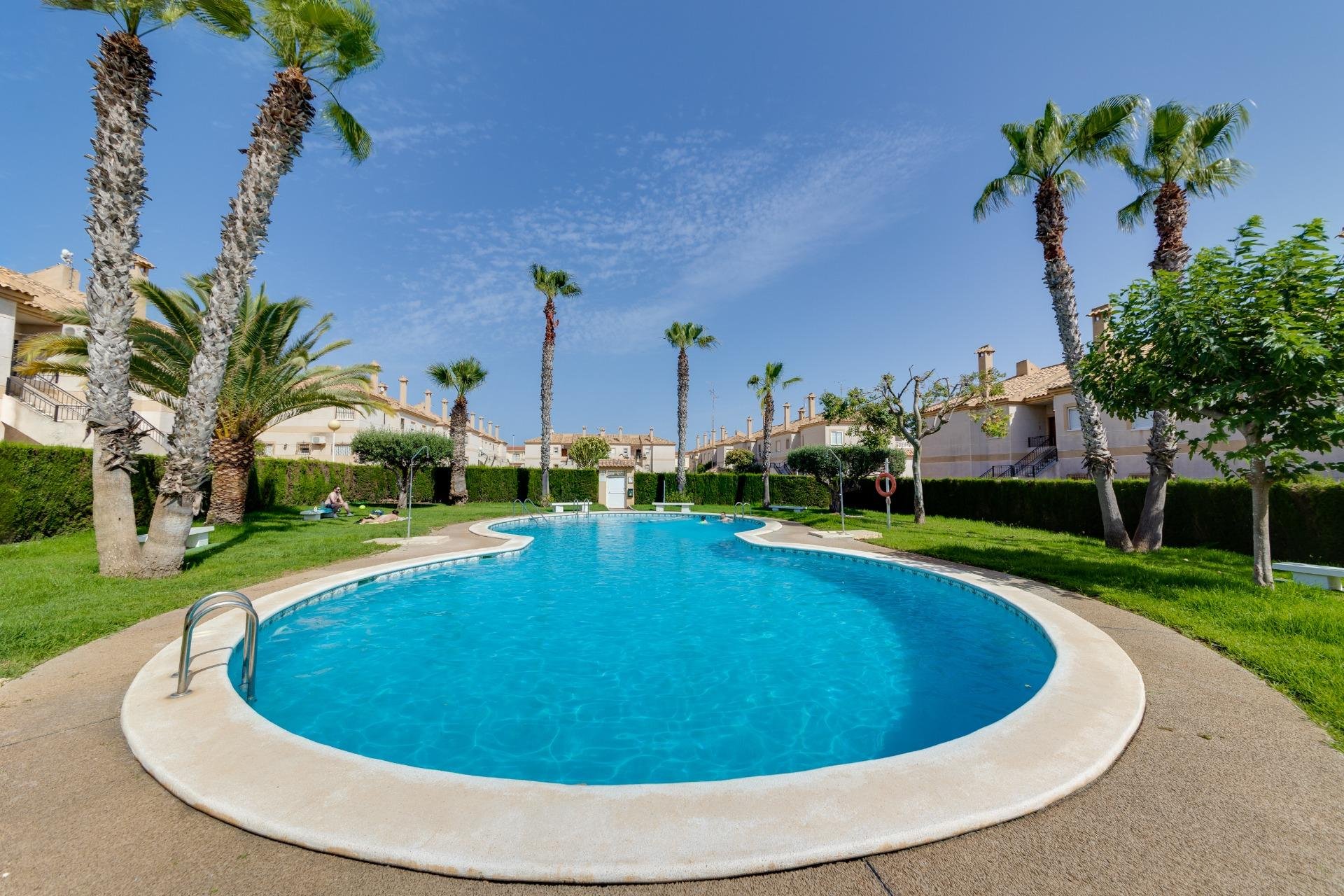 Resale - Bungalow Planta Baja - Torrevieja - Aguas Nuevas