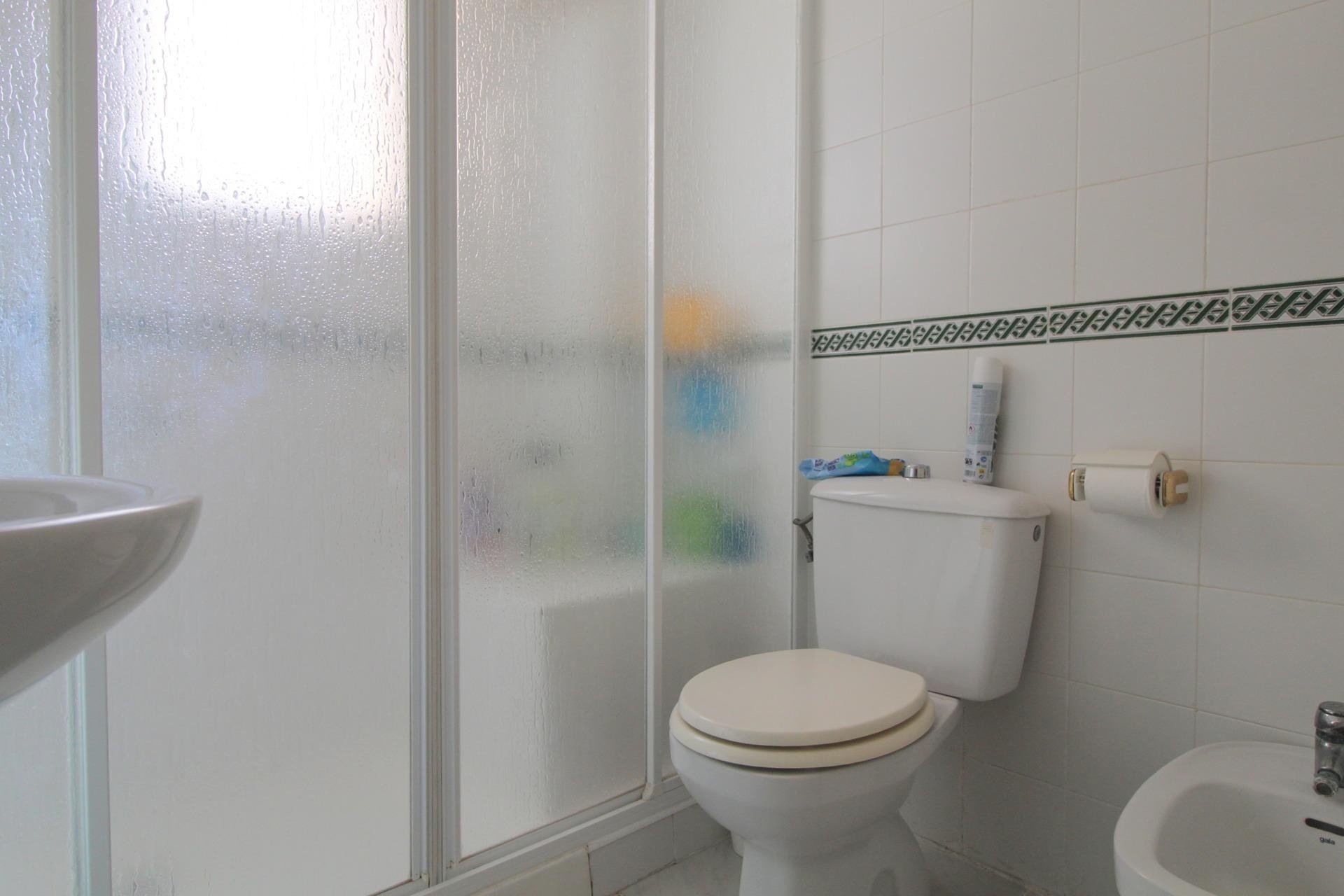 Resale - Bungalow Planta Baja - Torrevieja - Aguas Nuevas