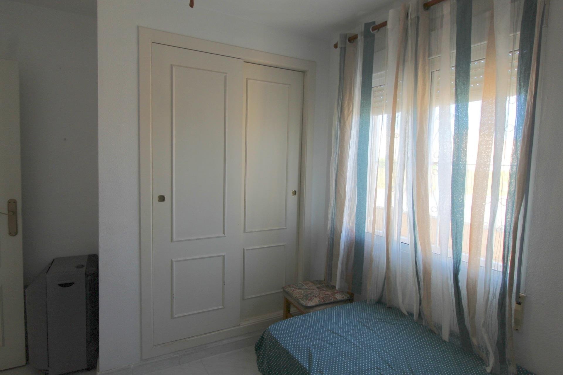 Resale - Bungalow Planta Baja - Torrevieja - Aguas Nuevas