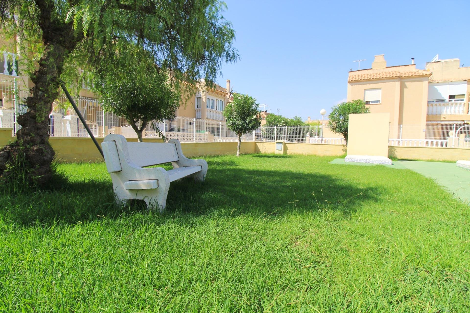 Resale - Bungalow Planta Baja - Torrevieja - Aguas Nuevas