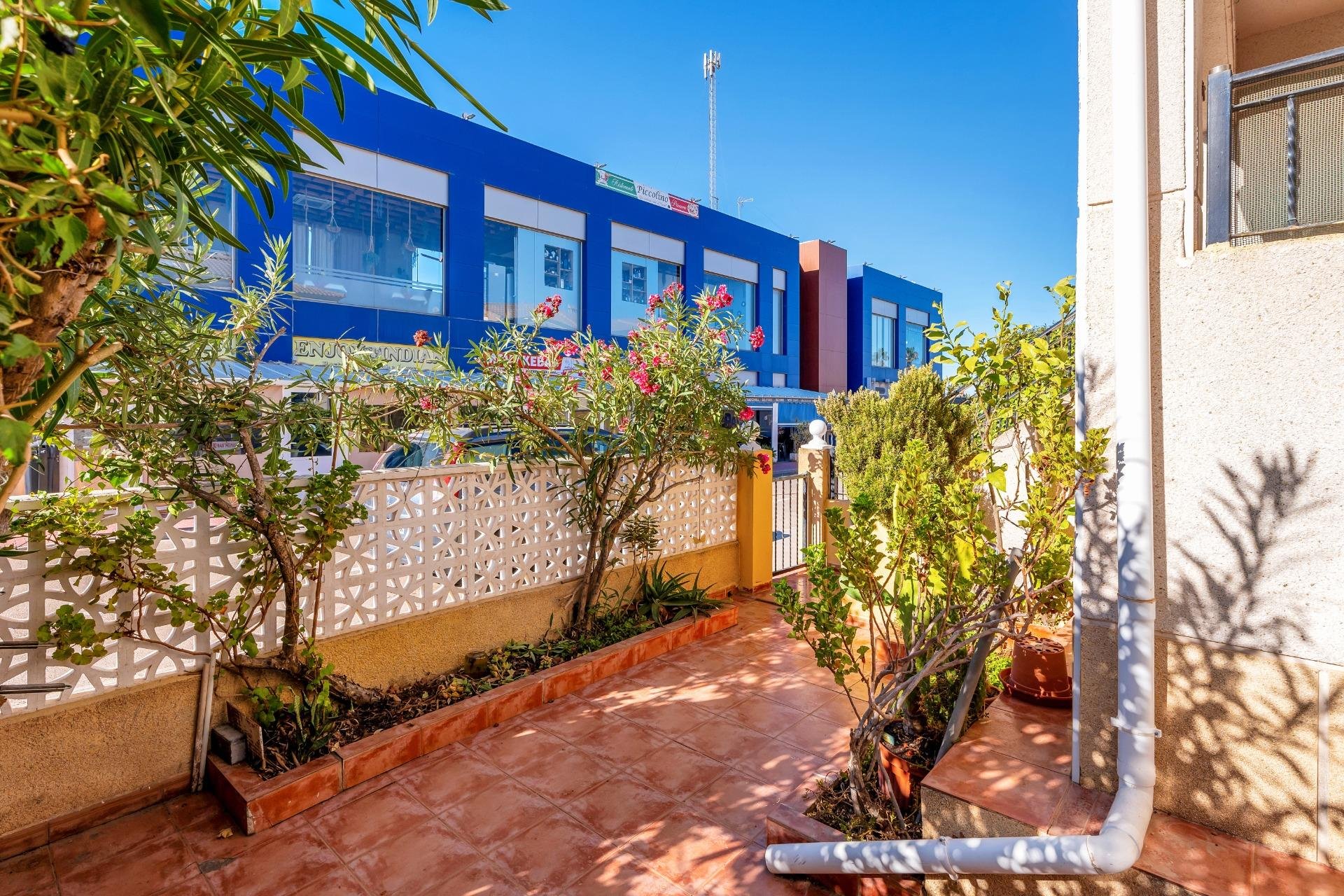 Resale - Bungalow Planta Baja - Torrevieja - Aguas Nuevas