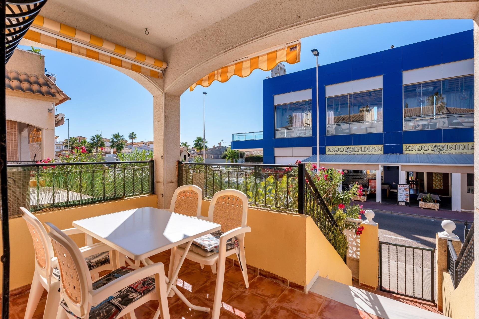 Resale - Bungalow Planta Baja - Torrevieja - Aguas Nuevas