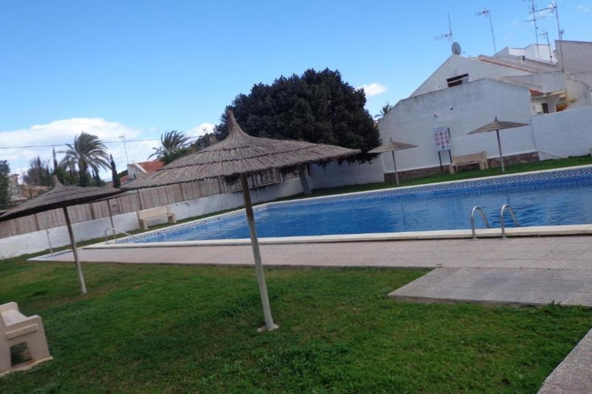 Resale - Bungalow Planta Baja - Torrevieja - Calas blanca