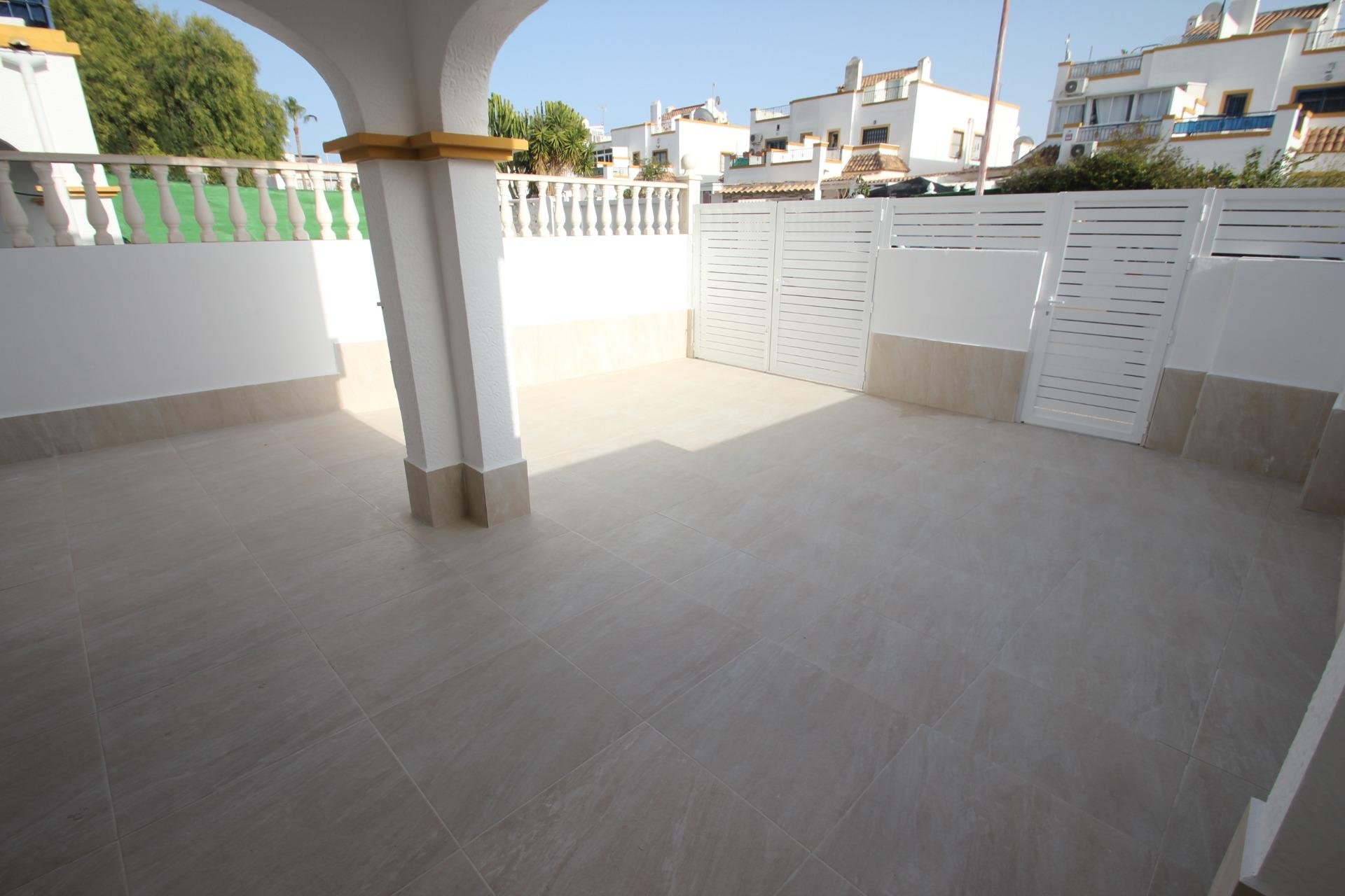 Resale - Bungalow Planta Baja - Torrevieja - Carrefour