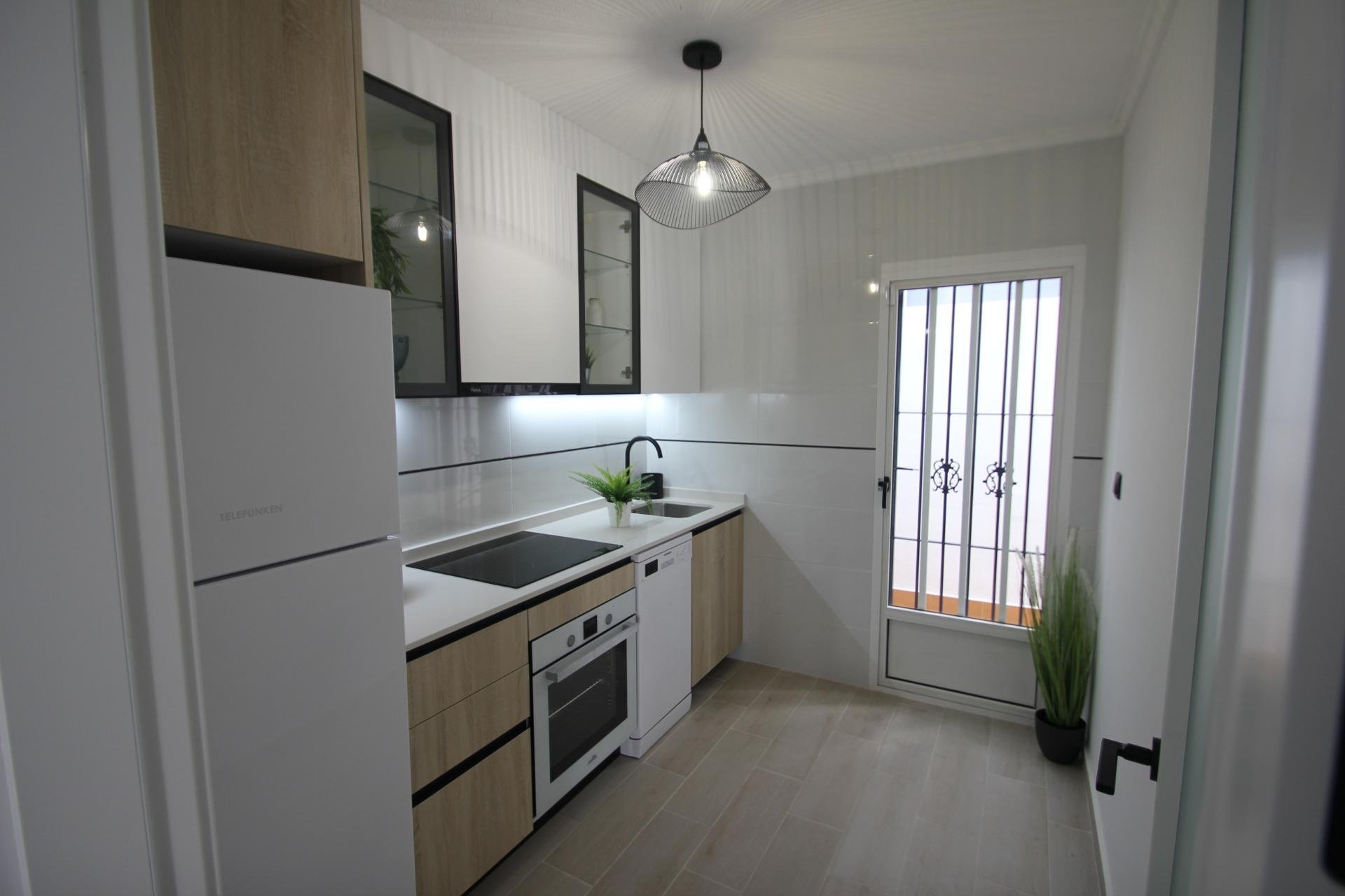 Resale - Bungalow Planta Baja - Torrevieja - Carrefour