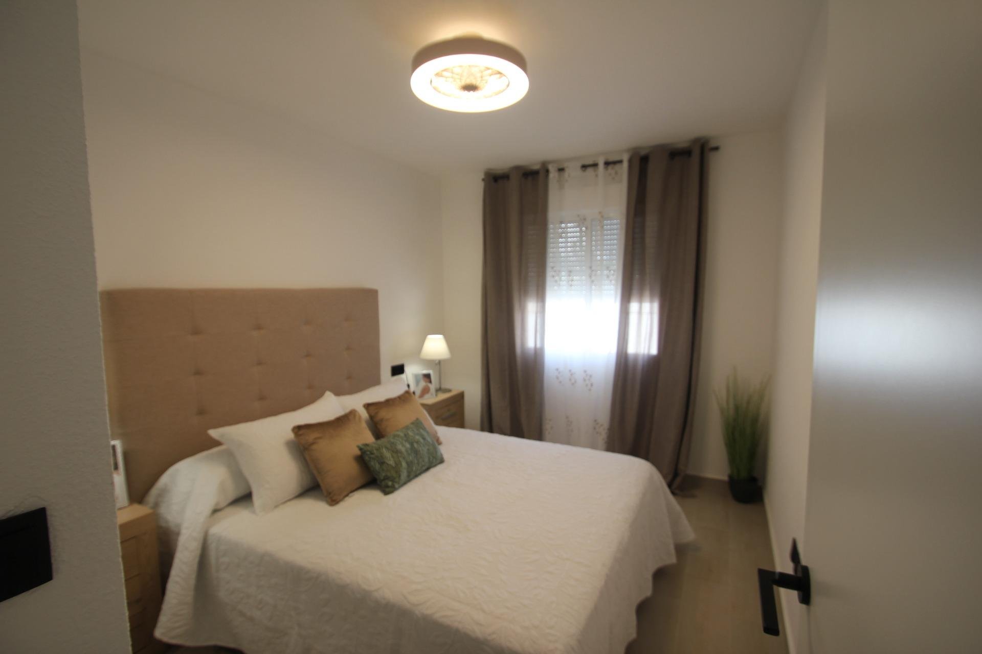 Resale - Bungalow Planta Baja - Torrevieja - Carrefour