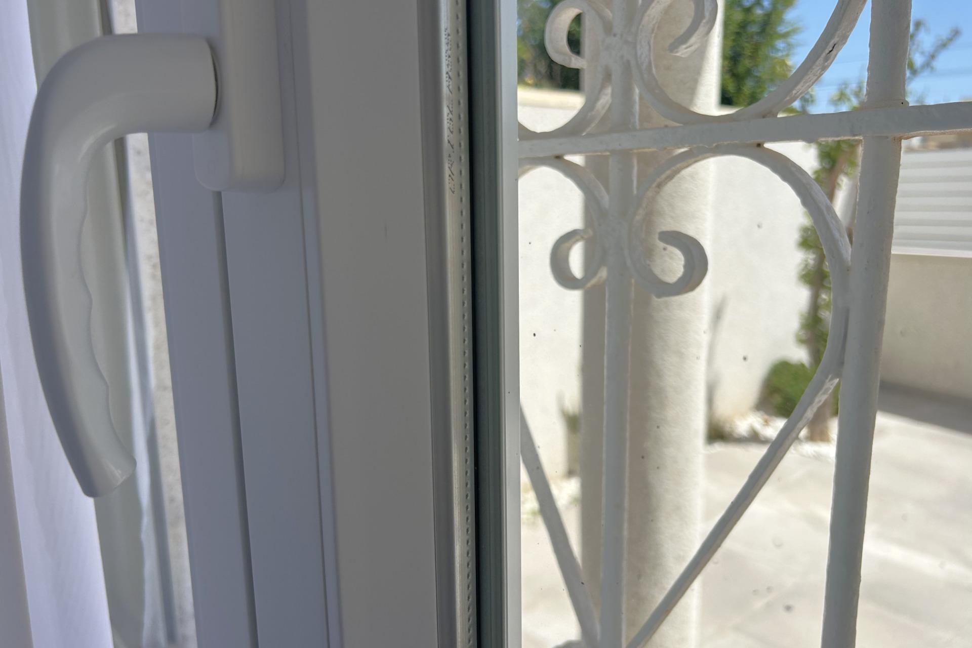 Resale - Bungalow Planta Baja - Torrevieja - El chaparral