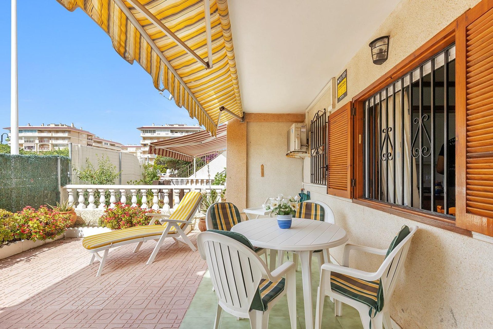 Resale - Bungalow Planta Baja - Torrevieja - La Mata