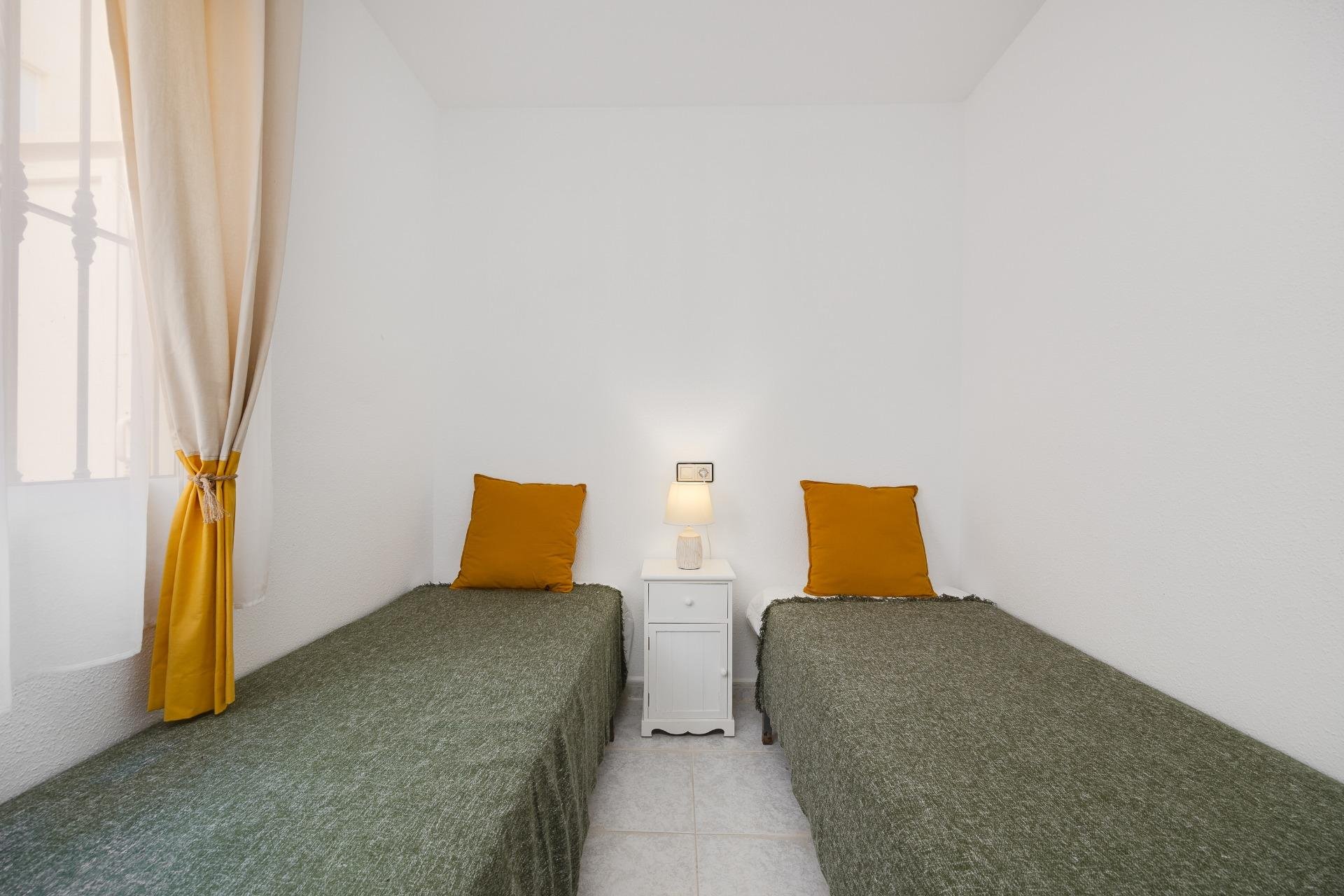 Resale - Bungalow Planta Baja - Torrevieja - La Siesta - El Salado - Torreta