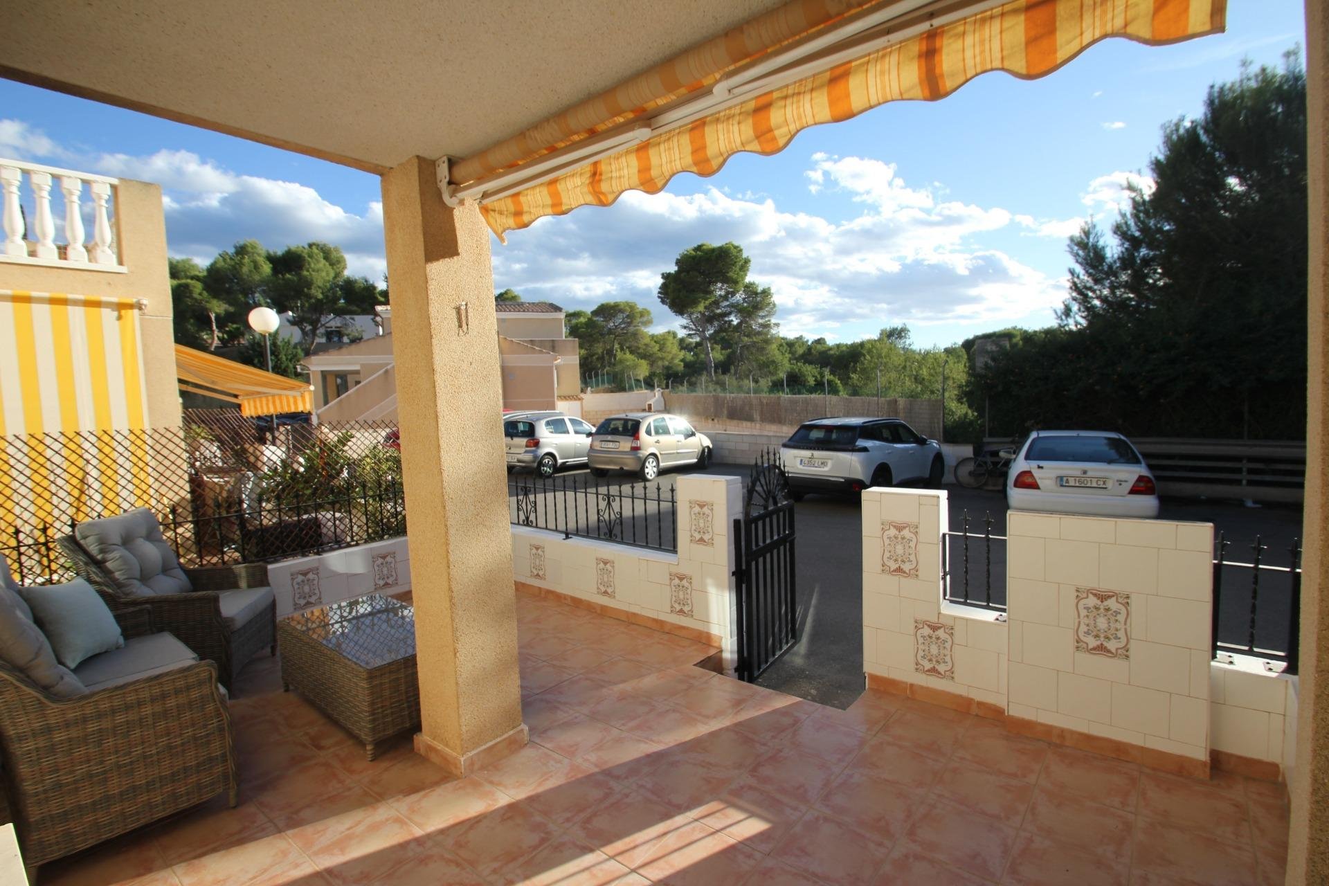 Resale - Bungalow Planta Baja - Torrevieja - Lago jardin