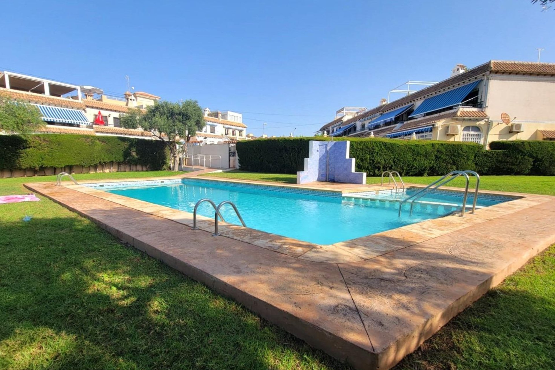 Resale - Bungalow Planta Baja - Torrevieja - Los Frutales