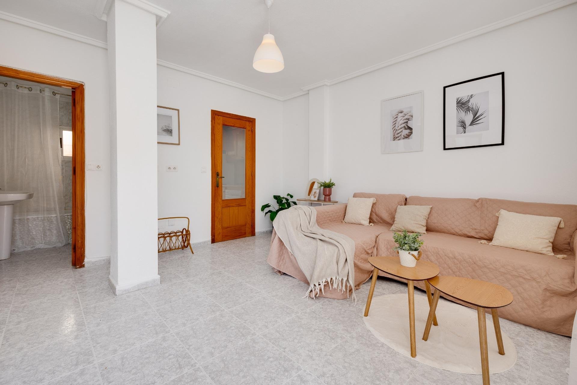 Resale - Bungalow Planta Baja - Torrevieja - Los Frutales