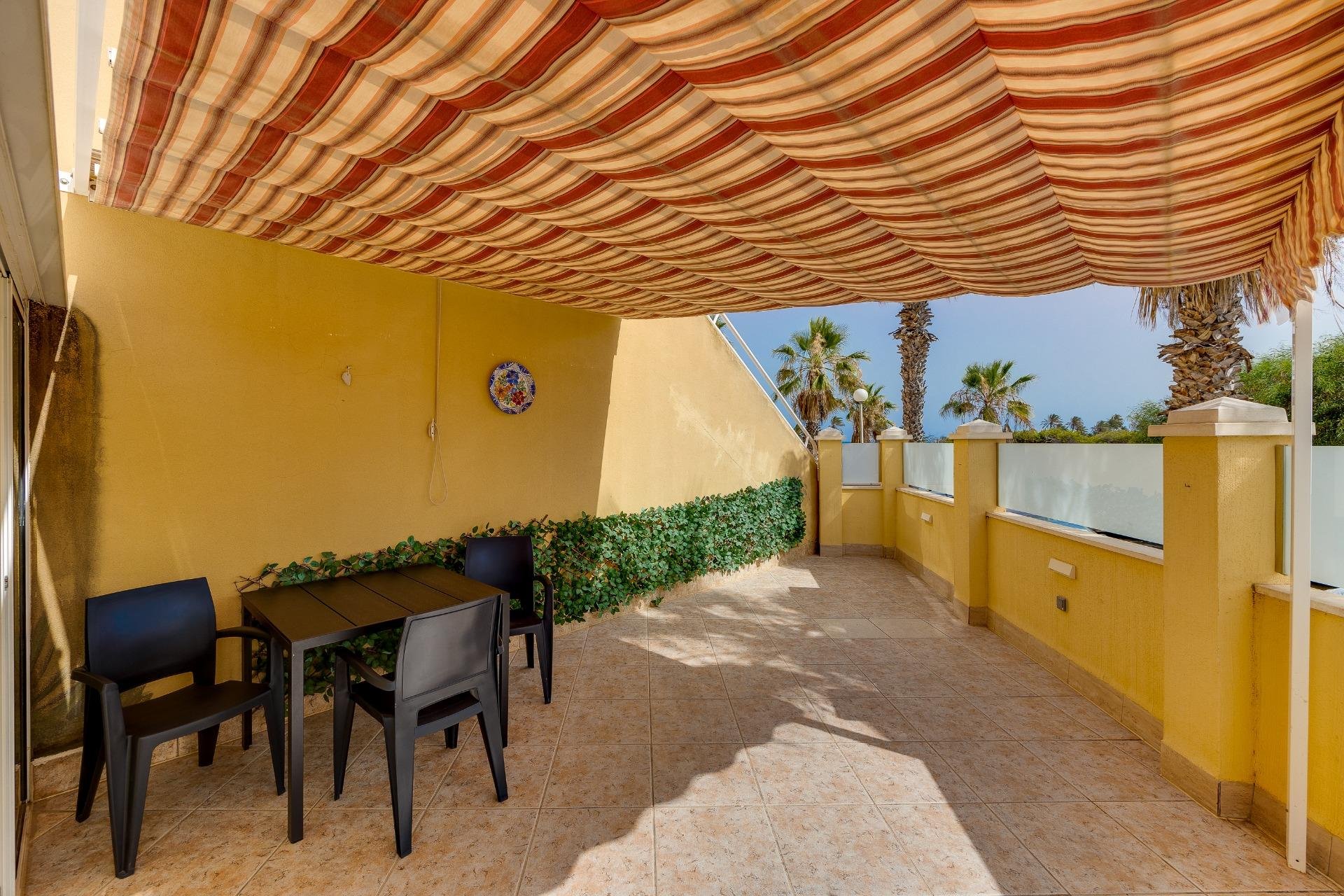 Resale - Bungalow Planta Baja - Torrevieja - Mar azul