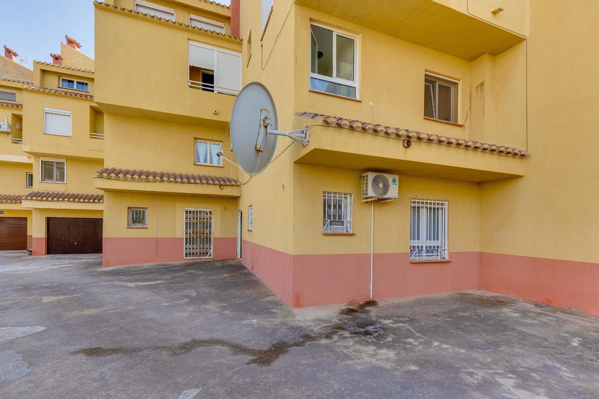 Resale - Bungalow Planta Baja - Torrevieja - Mar azul