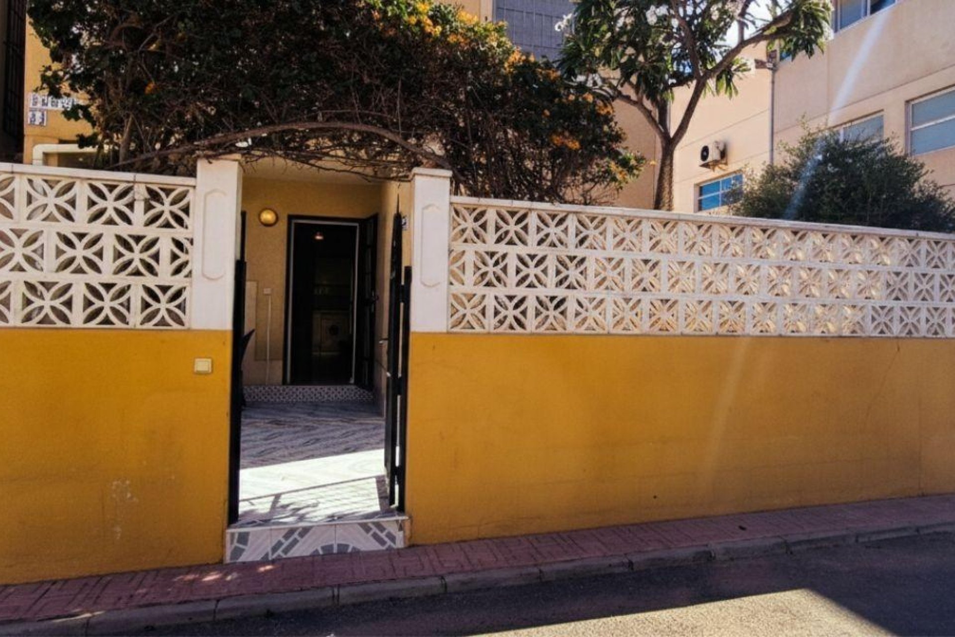 Resale - Bungalow Planta Baja - Torrevieja - Paraje natural