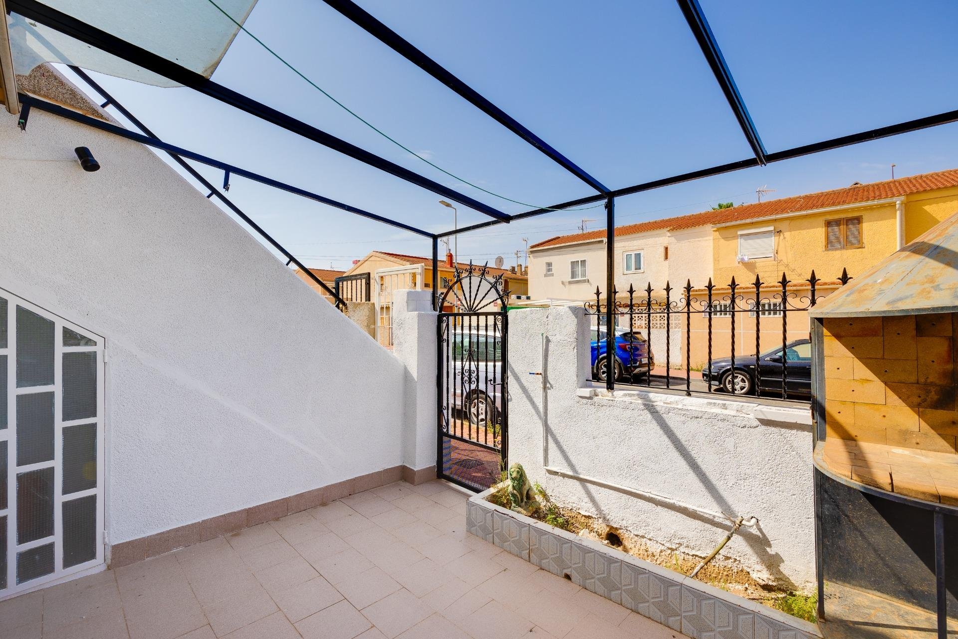 Resale - Bungalow Planta Baja - Torrevieja - Playa de los Naufragos